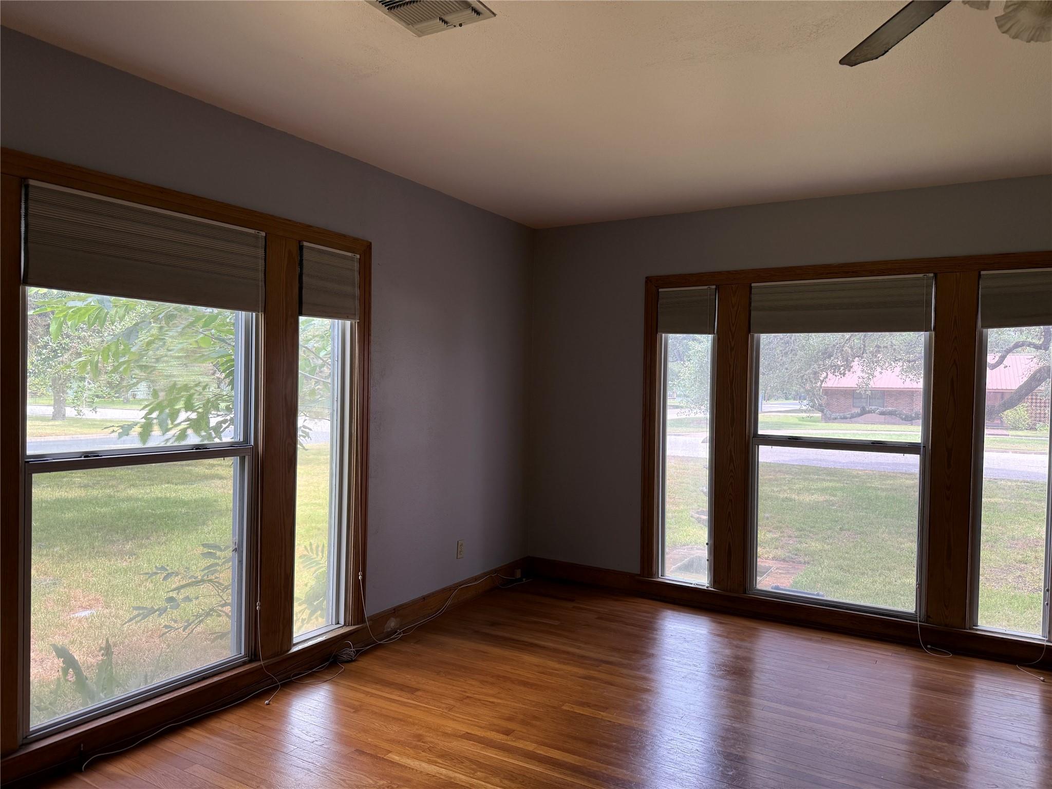 231 E Live Oak St #a Property Photo 13