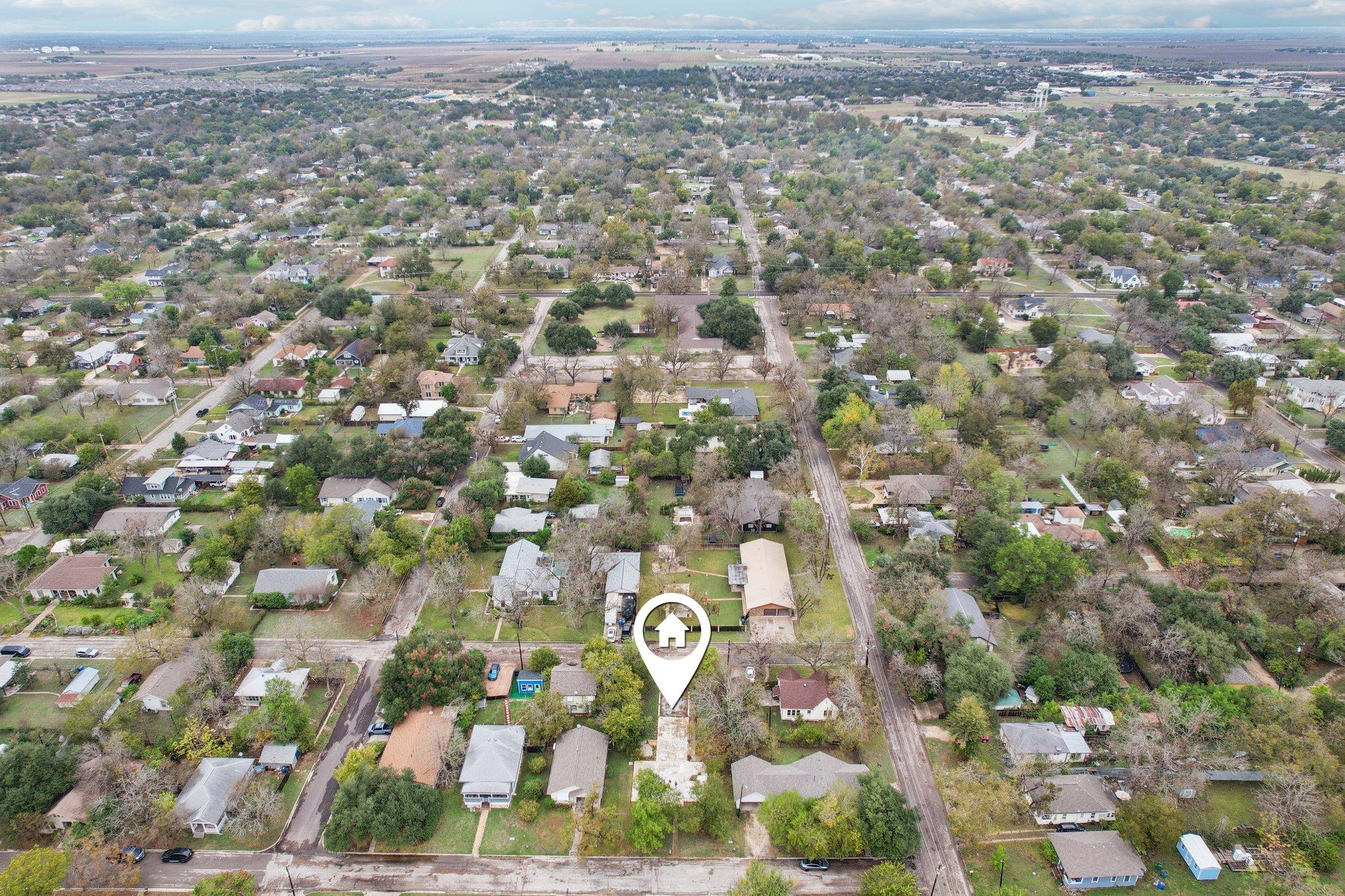 904 James St Property Photo 4