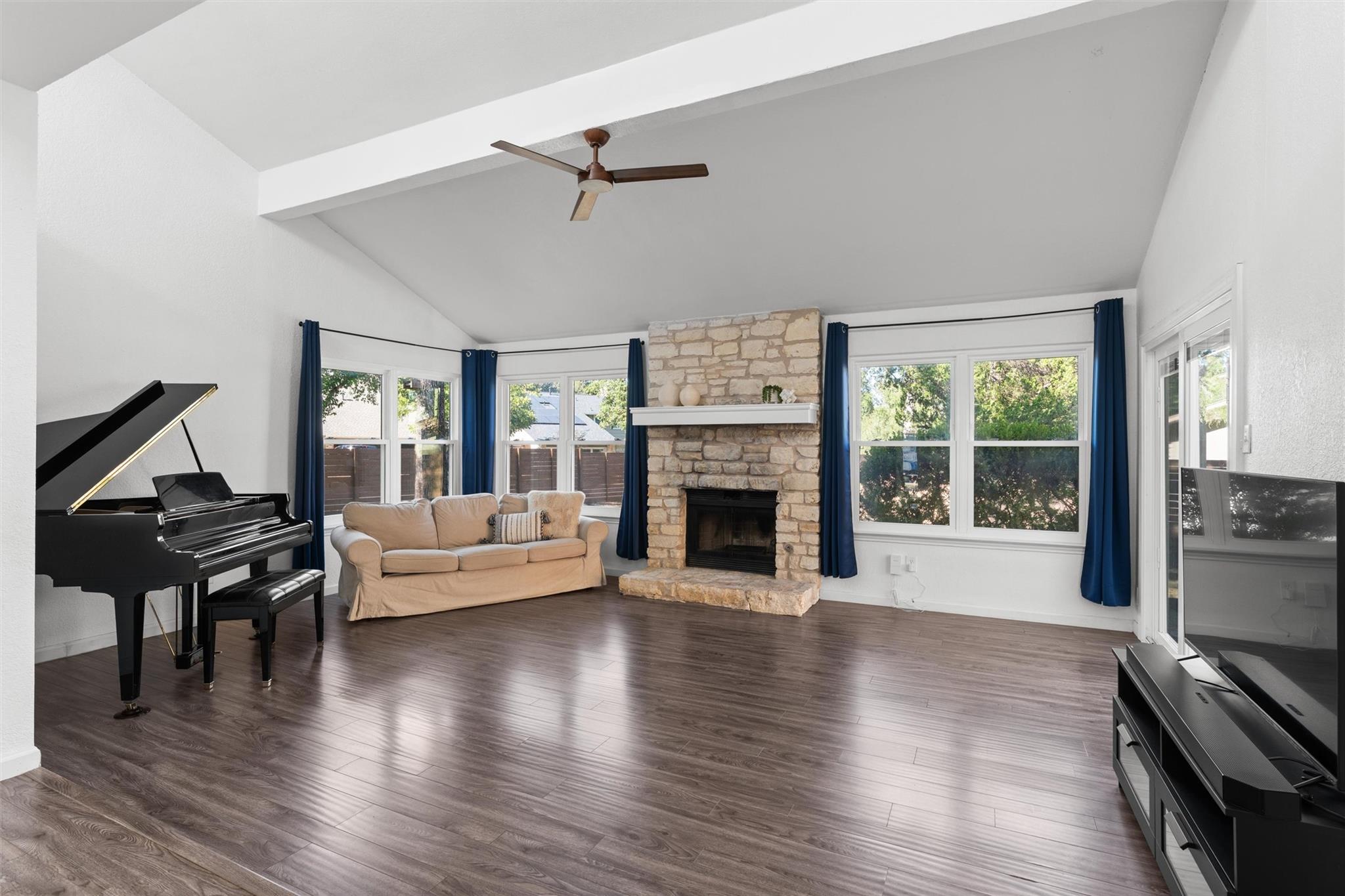 12217 Antoinette Pl Property Photo 6