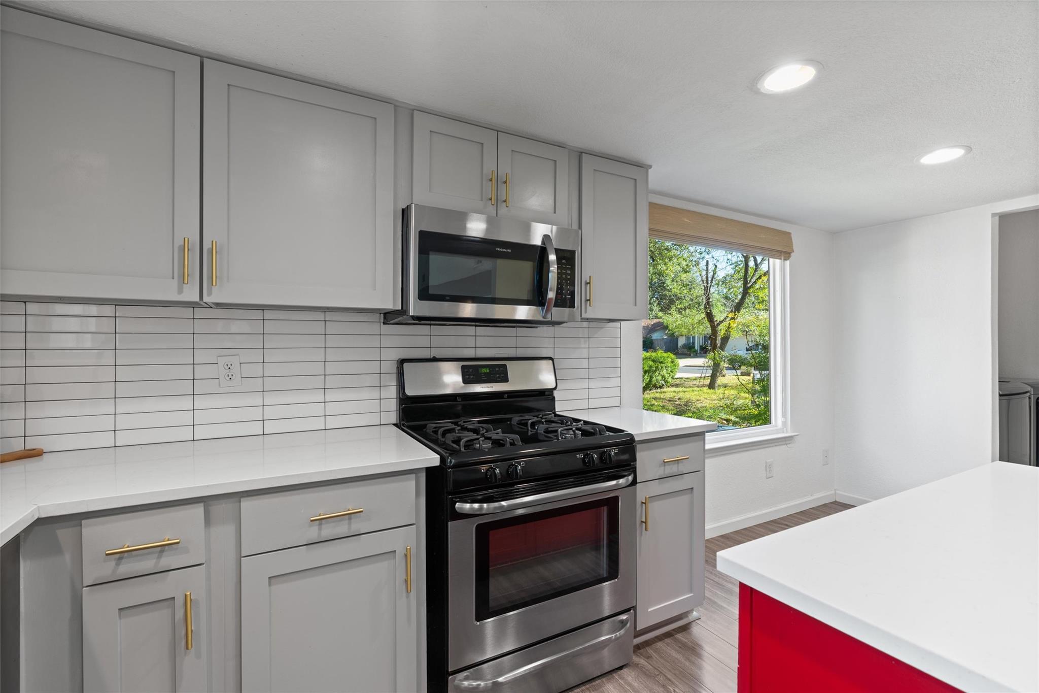 12217 Antoinette Pl Property Photo 9