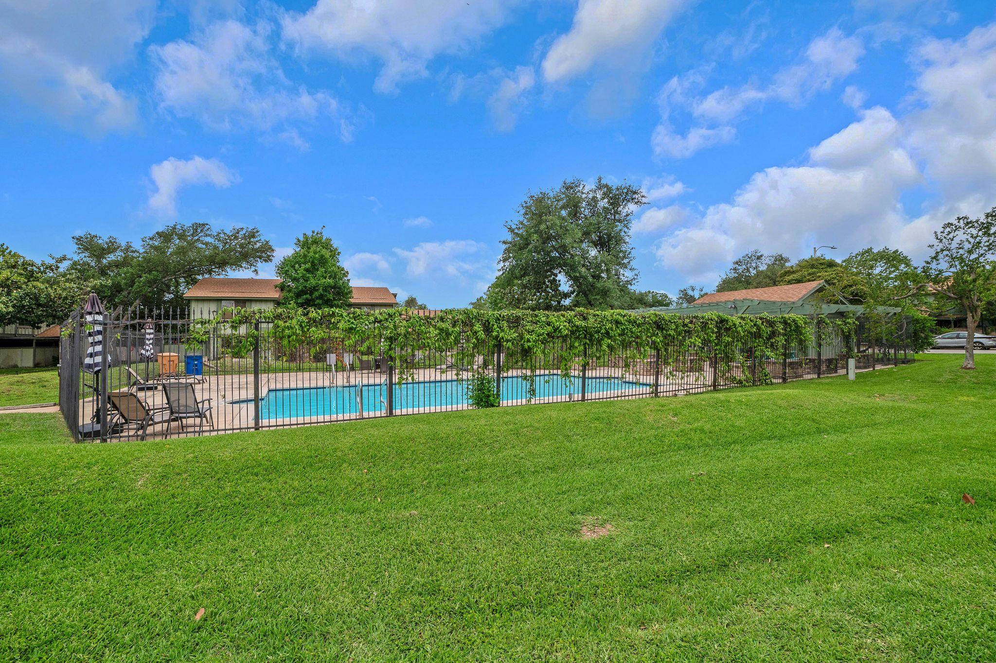 5007 Fort Clark Dr Property Photo 10