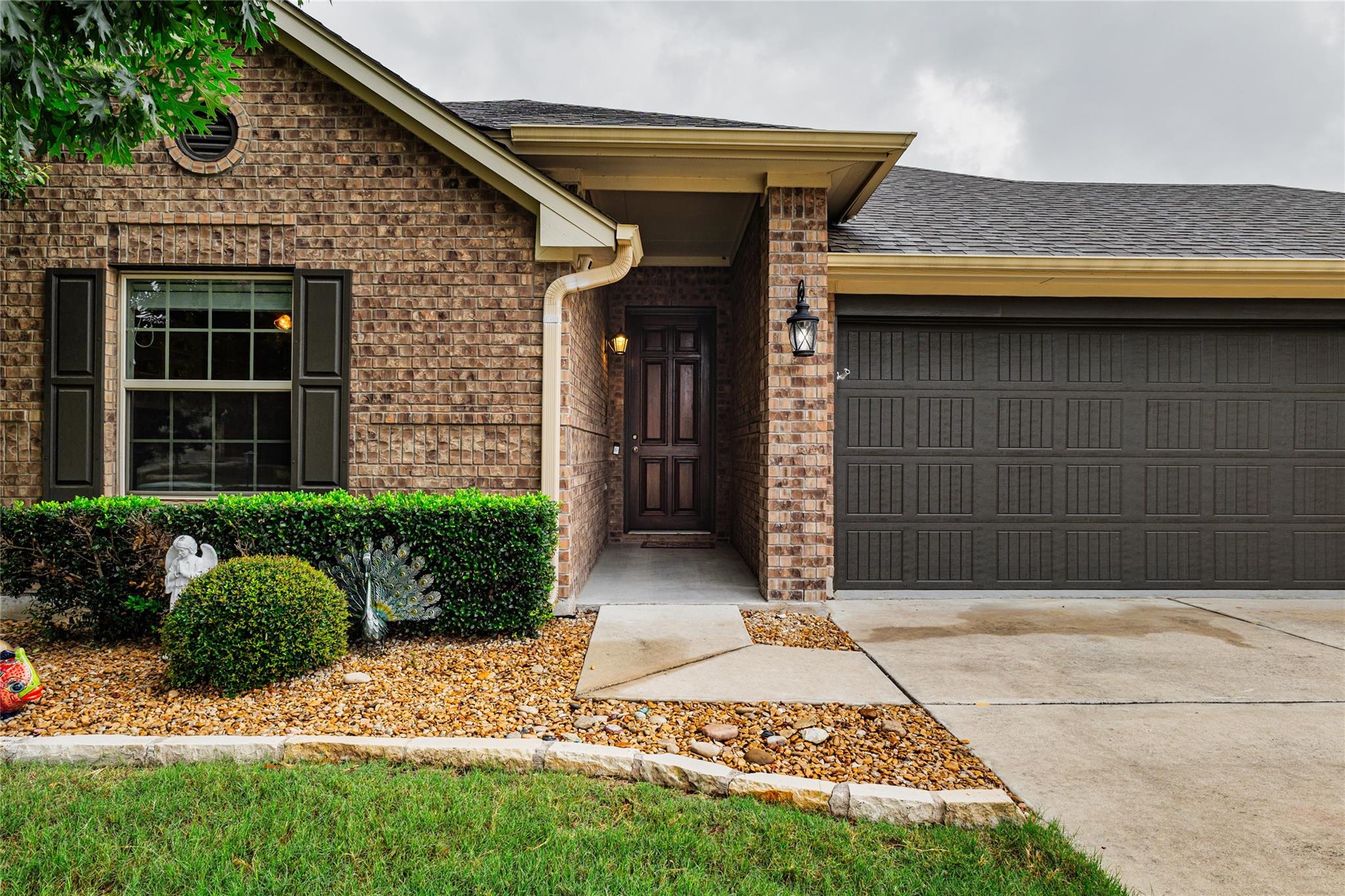 1501 Daylily Loop Property Photo 3