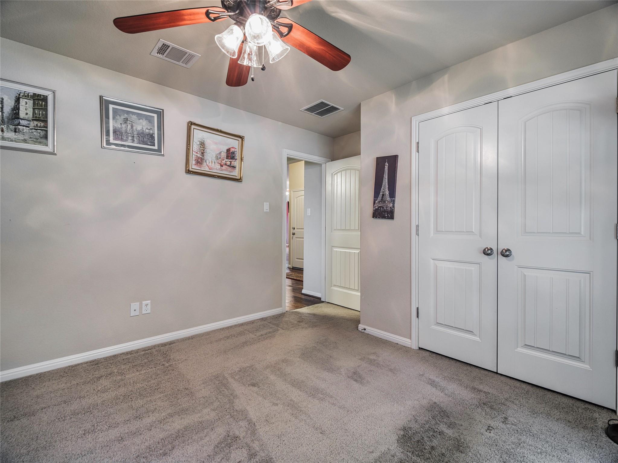 1501 Daylily Loop Property Photo 10