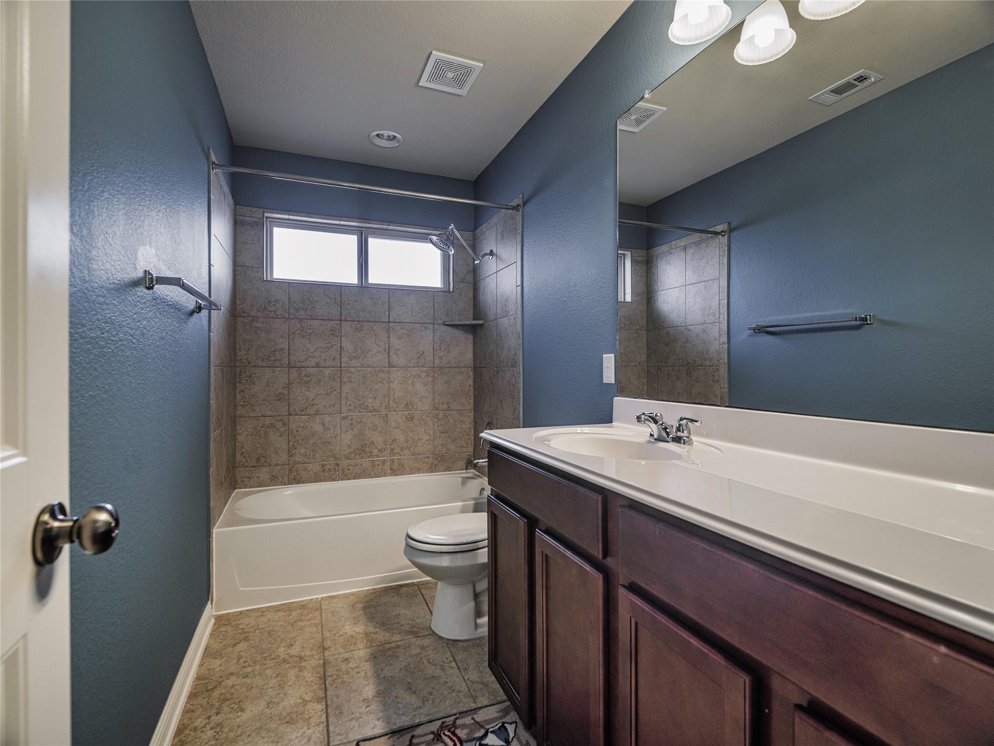 1501 Daylily Loop Property Photo 11