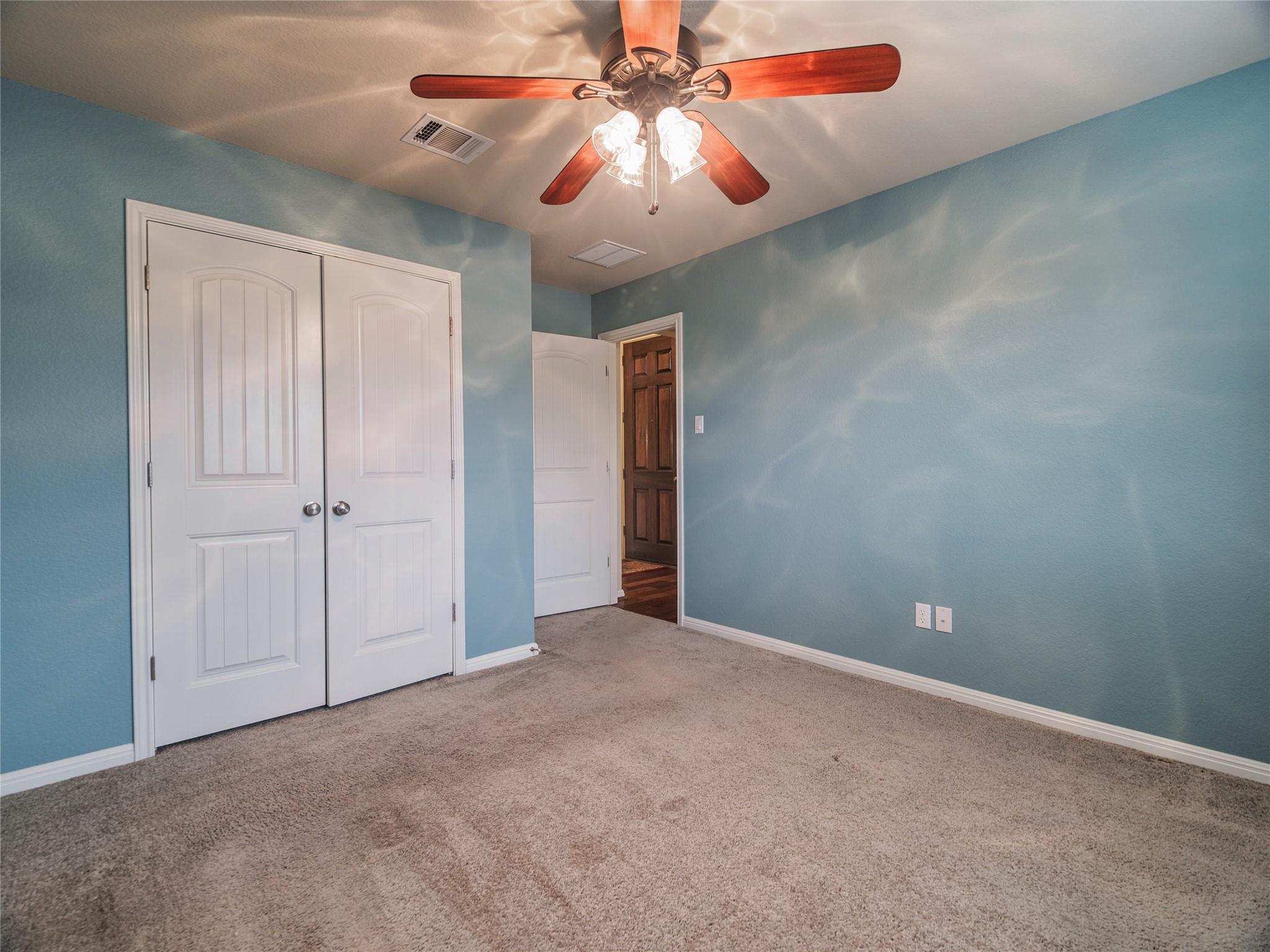 1501 Daylily Loop Property Photo 13