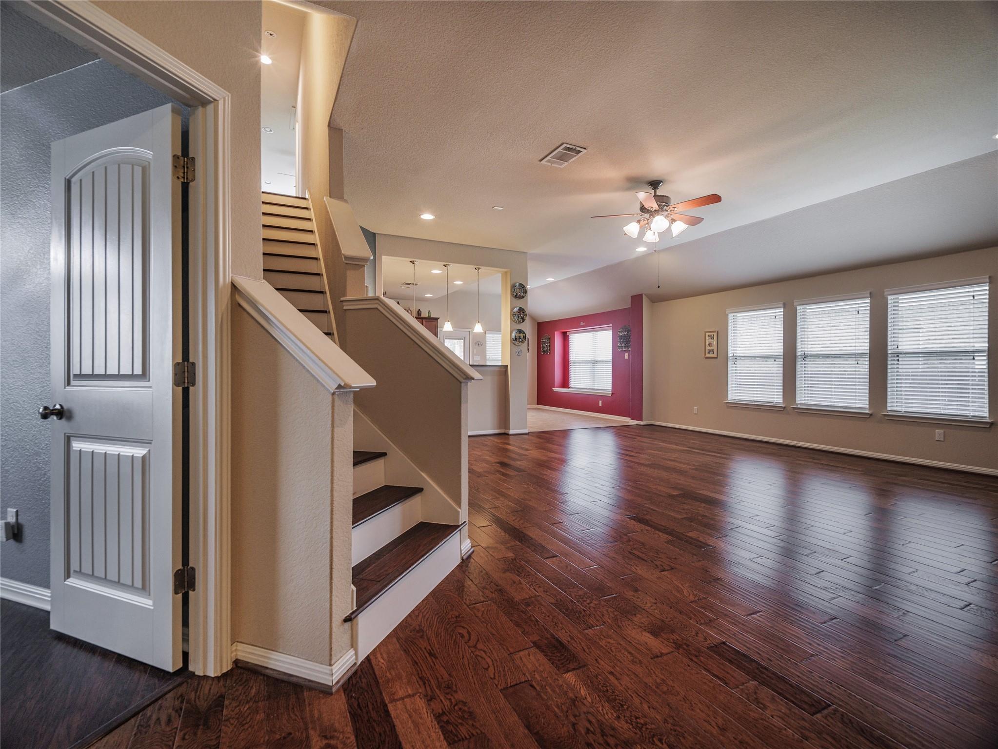 1501 Daylily Loop Property Photo 16