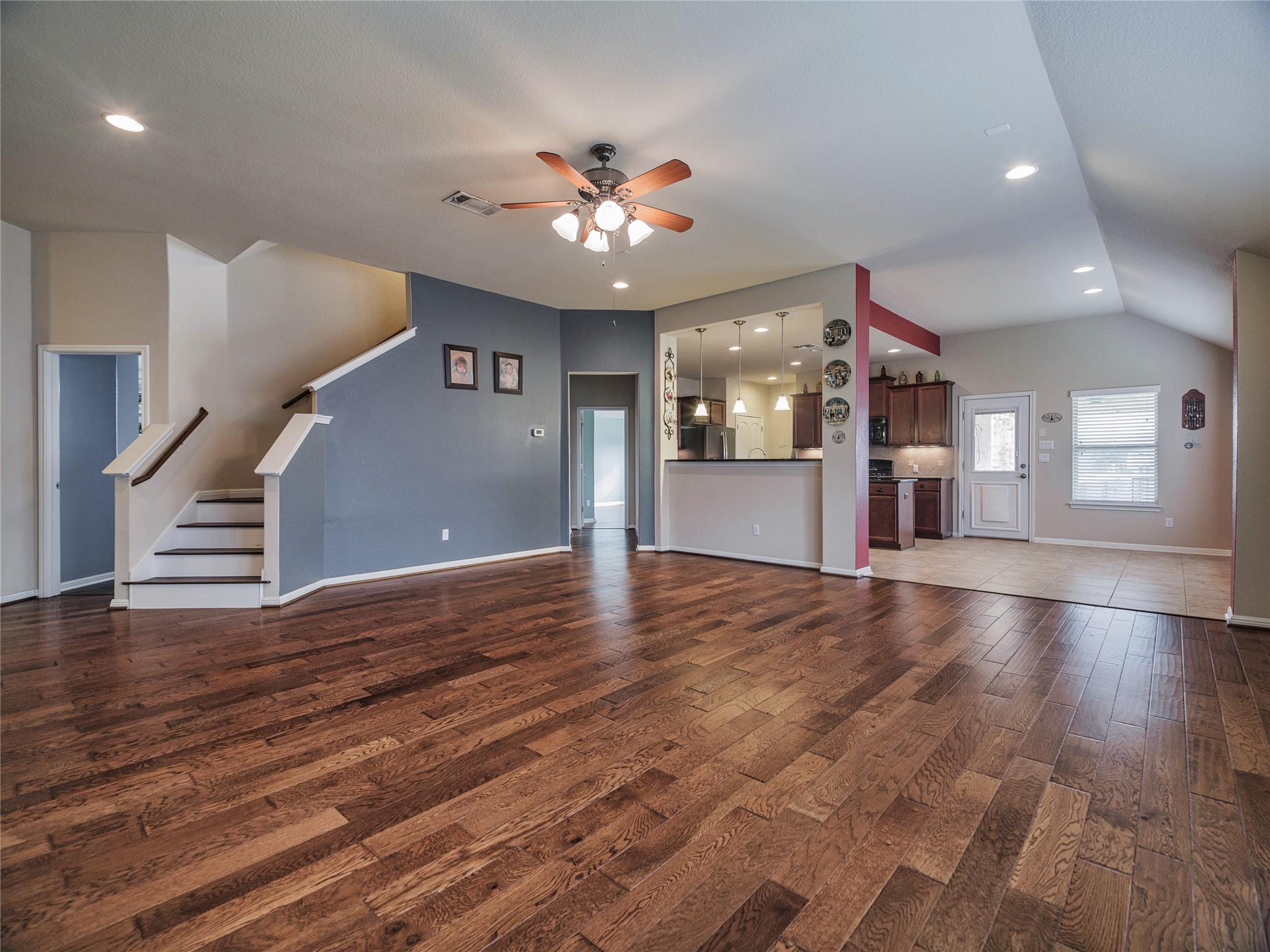 1501 Daylily Loop Property Photo 17