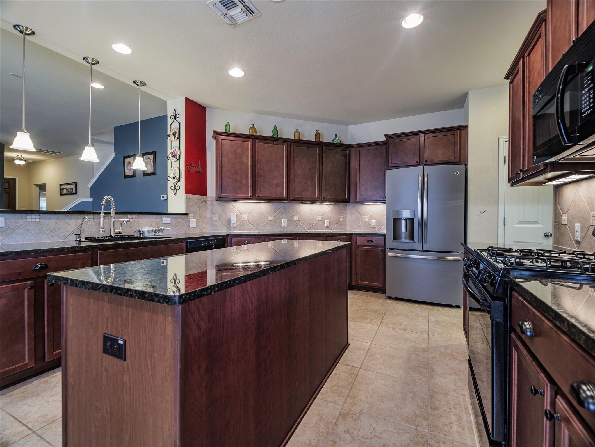 1501 Daylily Loop Property Photo 20