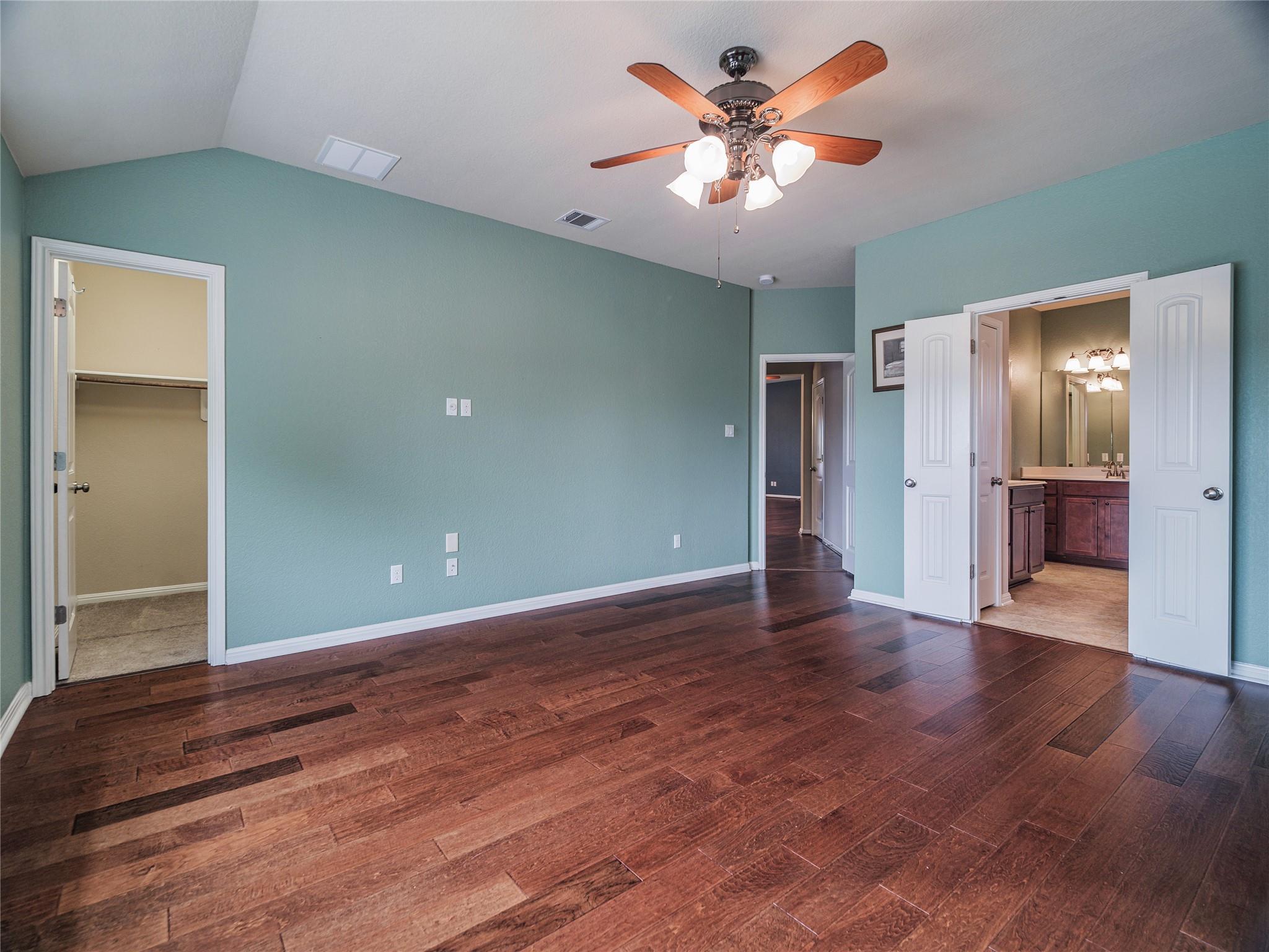 1501 Daylily Loop Property Photo 27