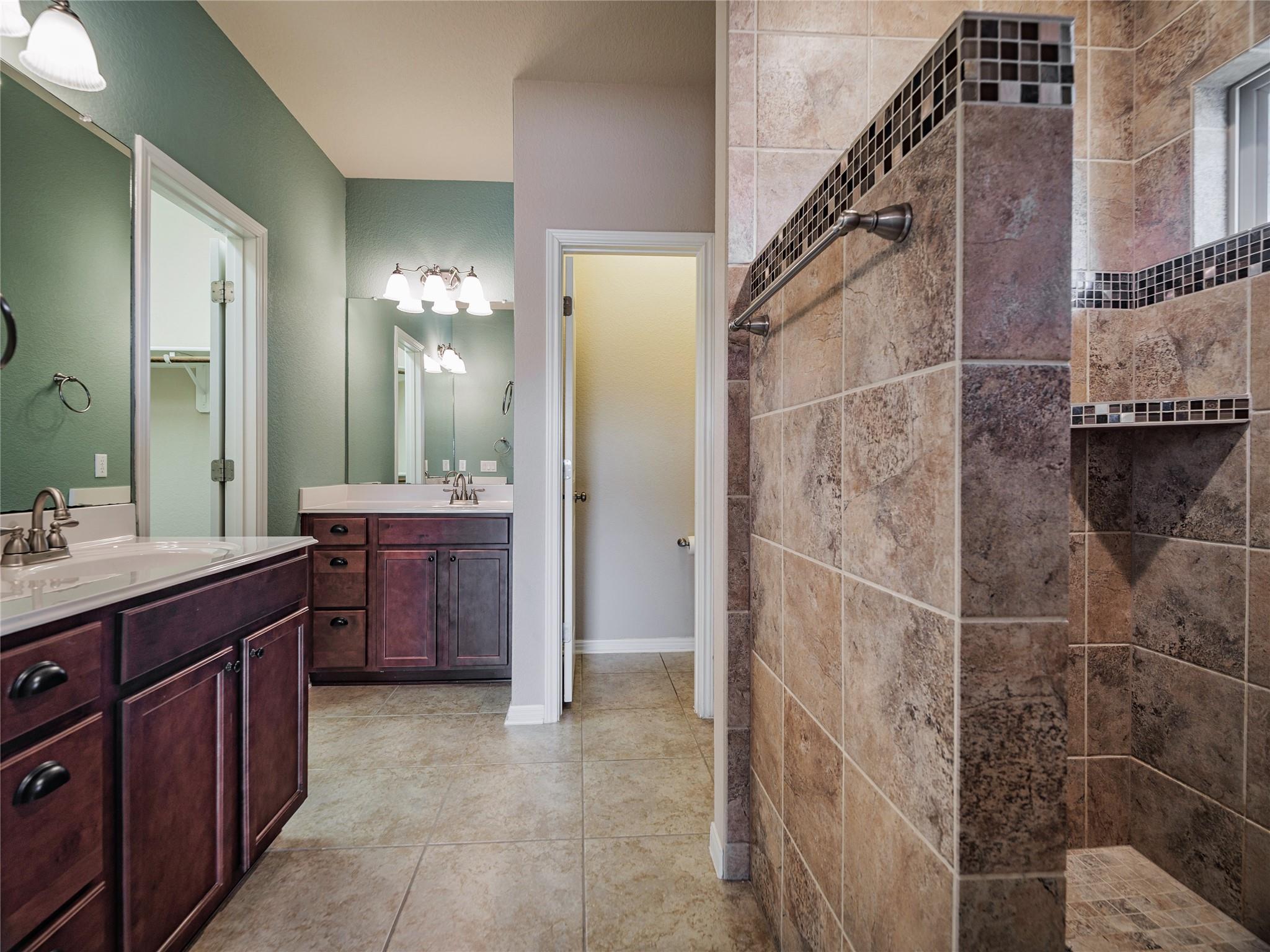 1501 Daylily Loop Property Photo 28