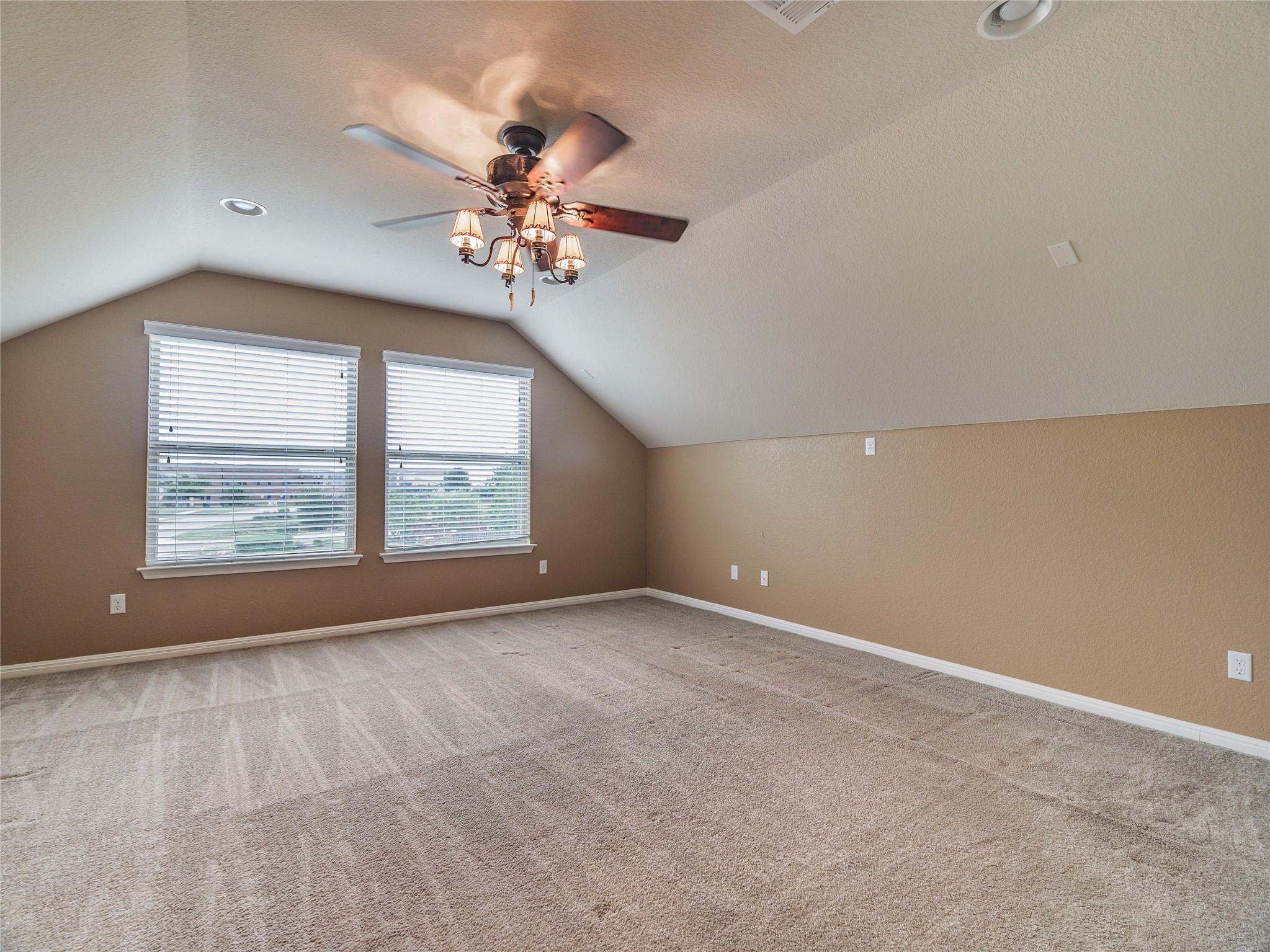 1501 Daylily Loop Property Photo 37