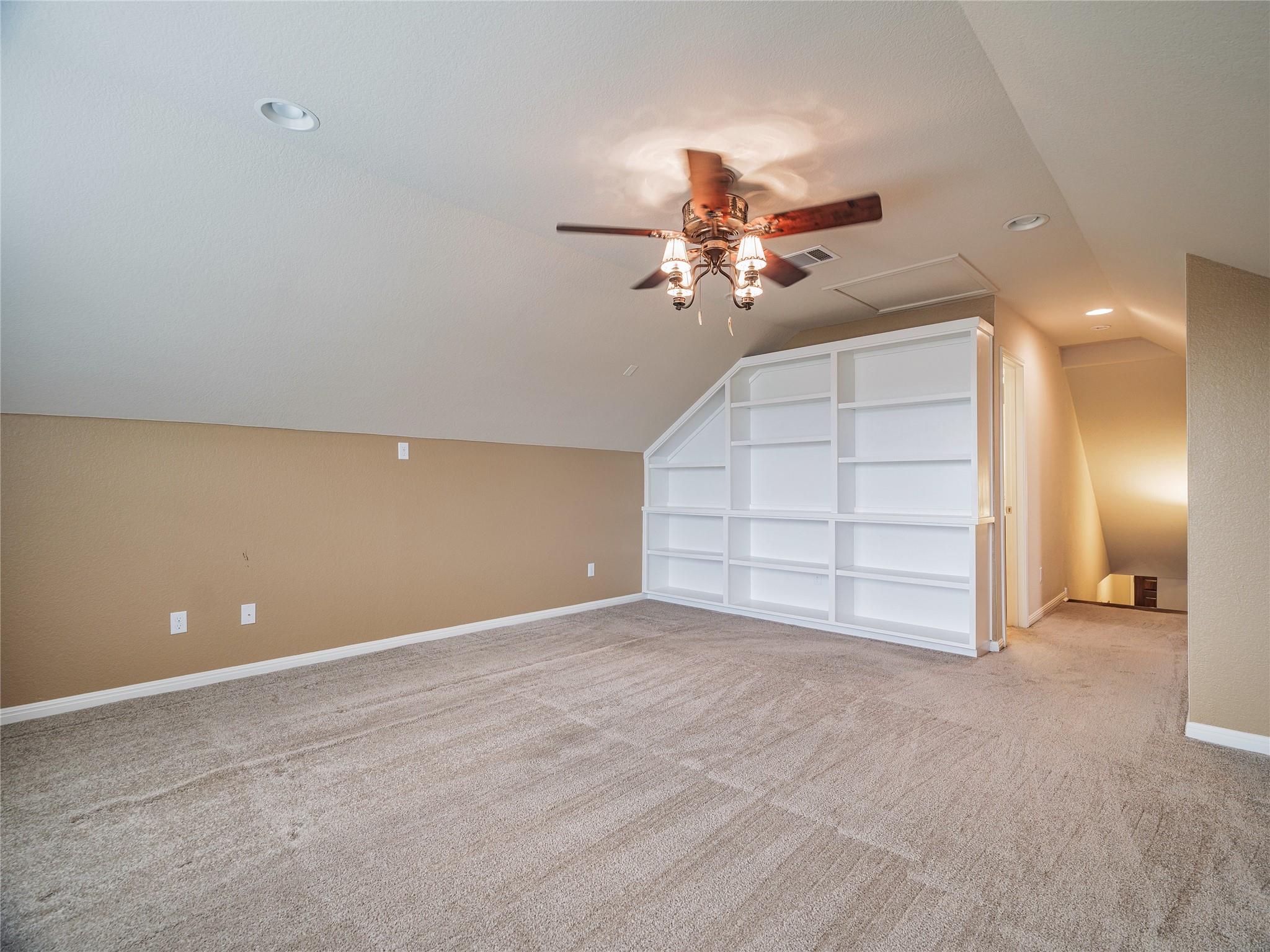 1501 Daylily Loop Property Photo 38