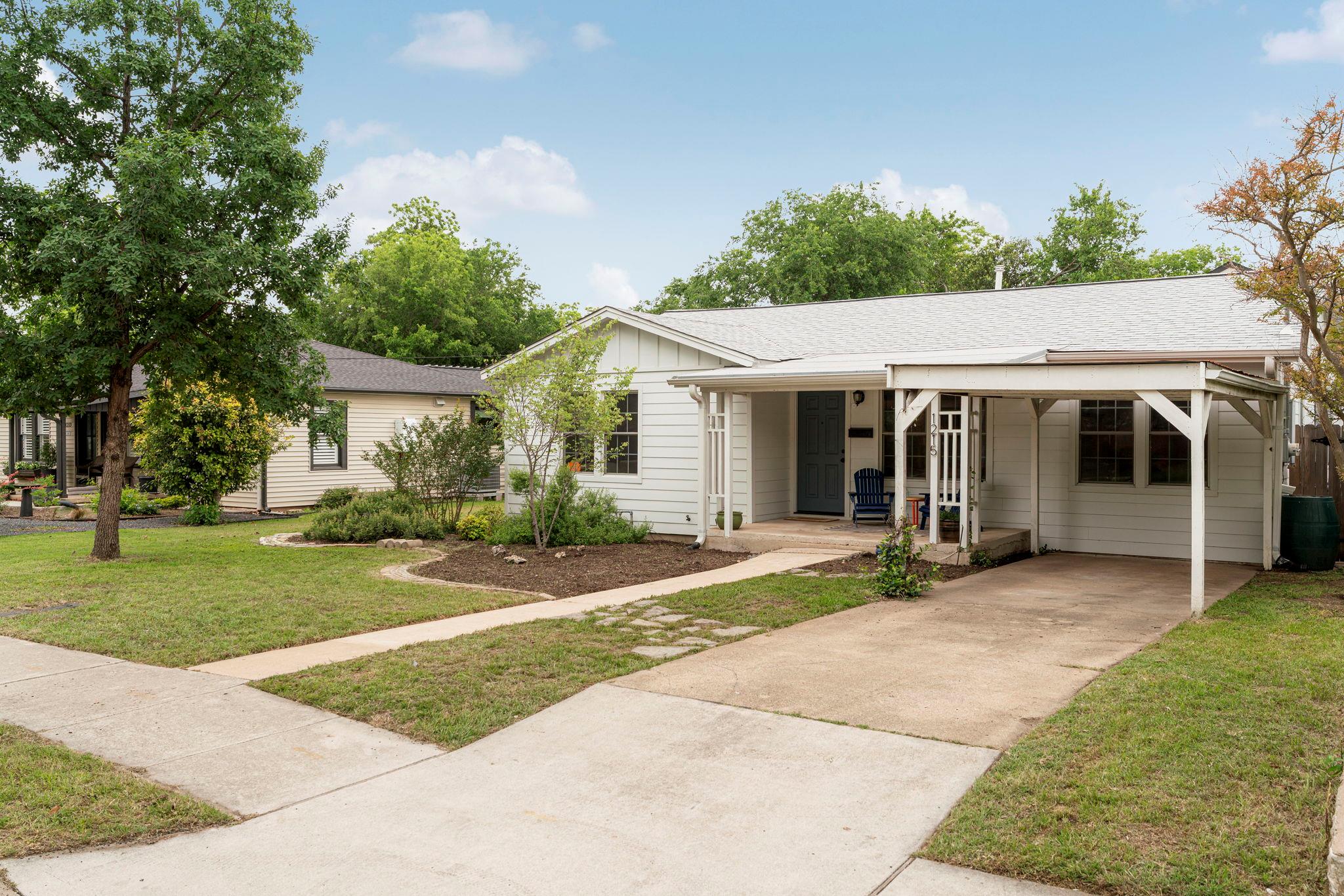 1215 Payne Ave Property Photo 1