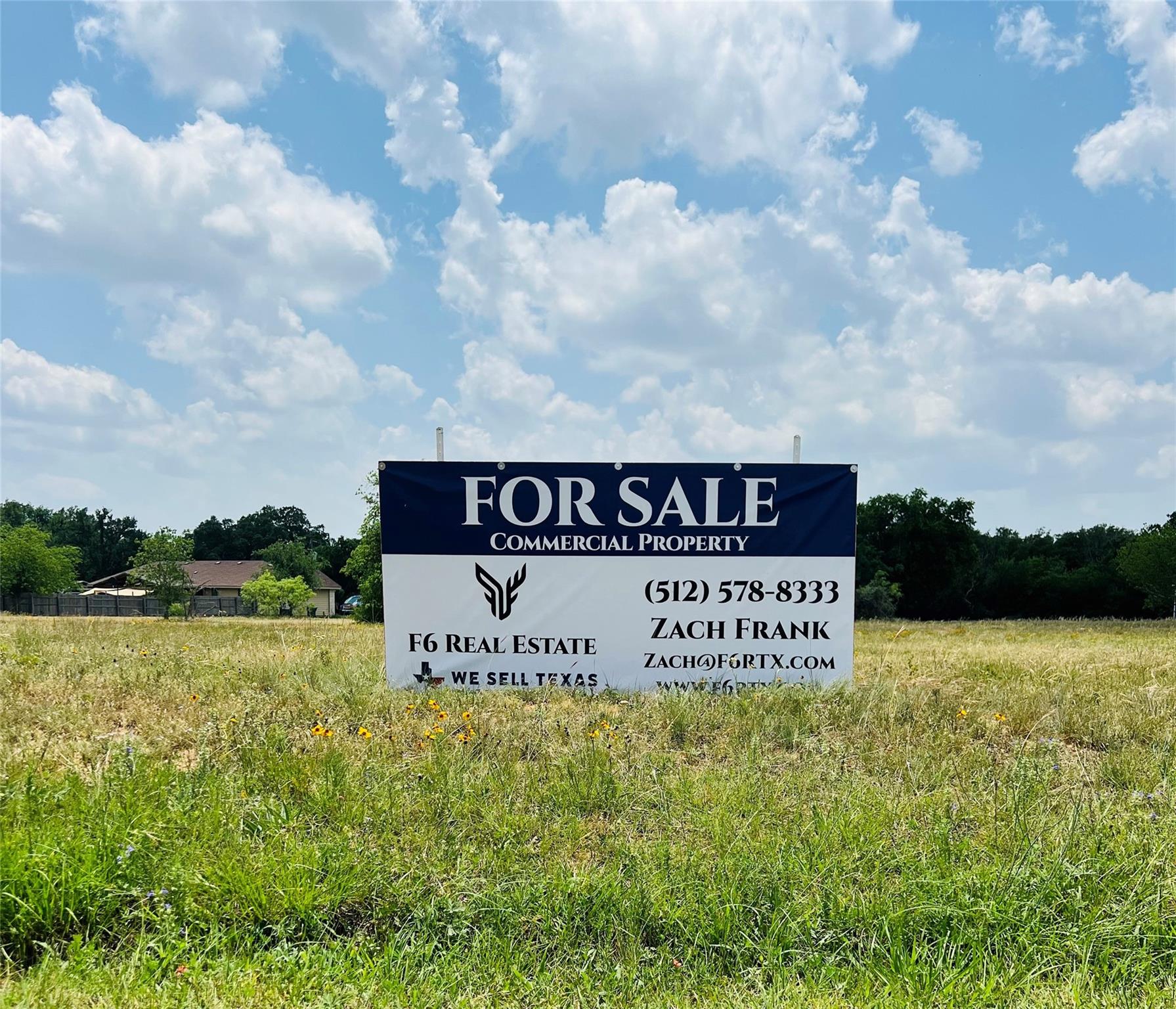 1401 Main St Property Photo 7