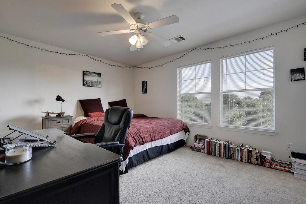 2201 Keepsake Dr Property Photo 17