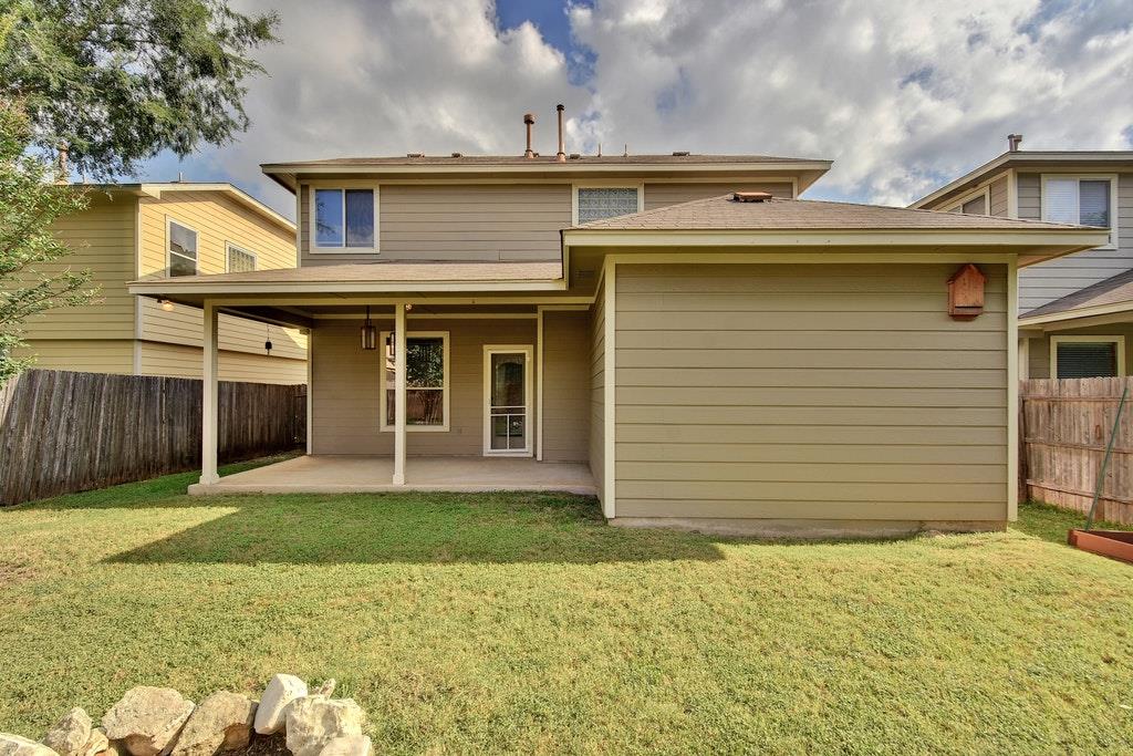 2201 Keepsake Dr Property Photo 23
