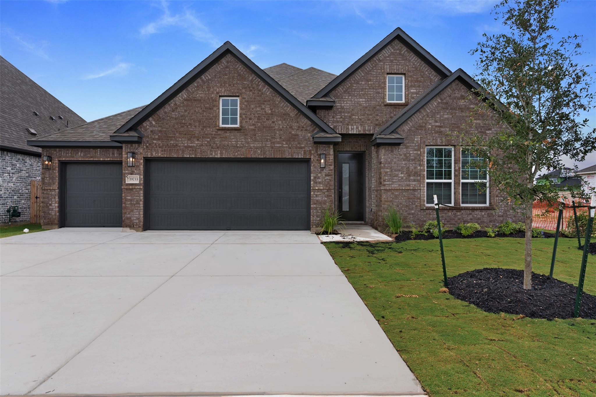 1609 Willow Bean Dr Property Photo 1