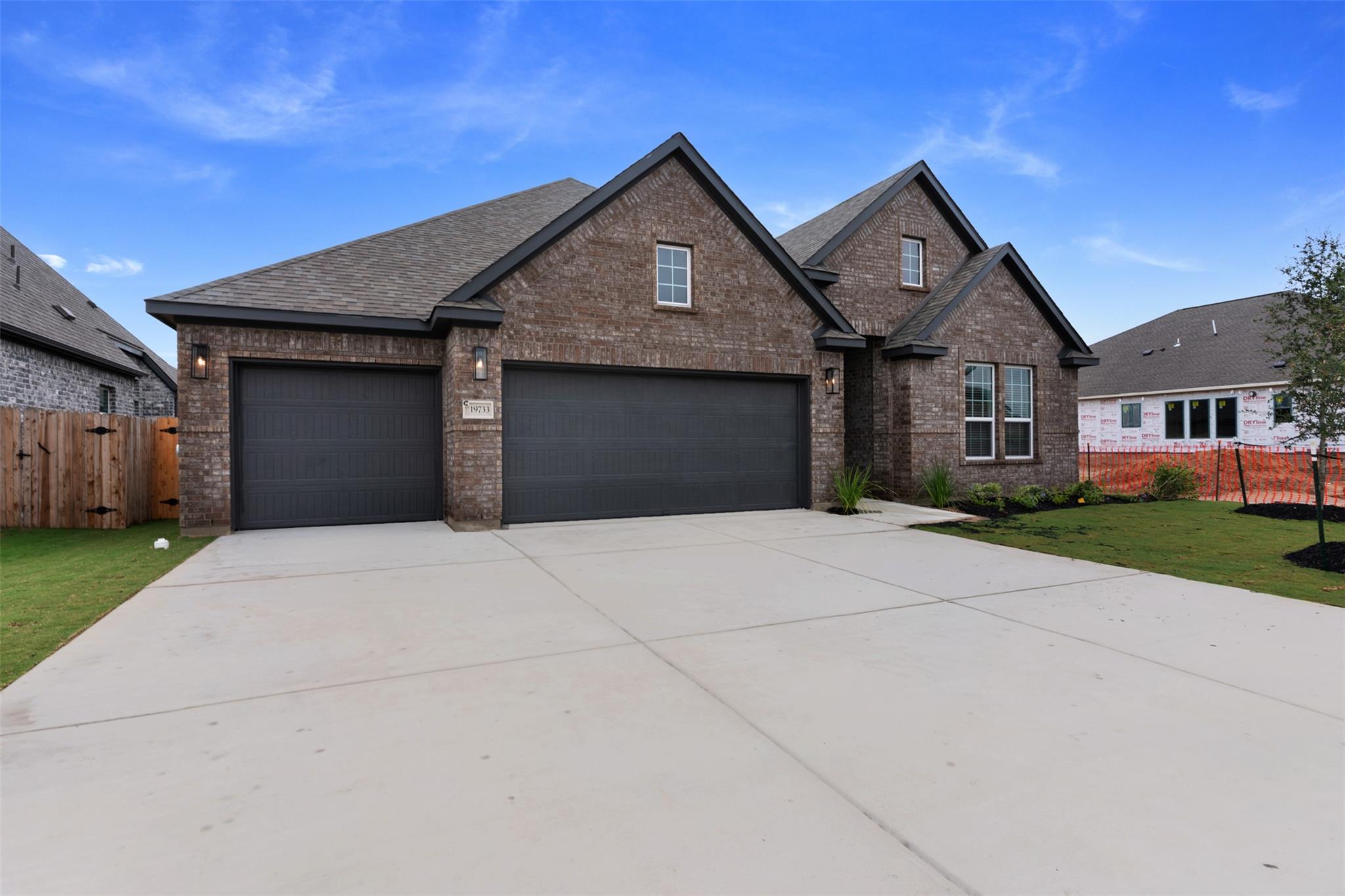 1609 Willow Bean Dr Property Photo 2
