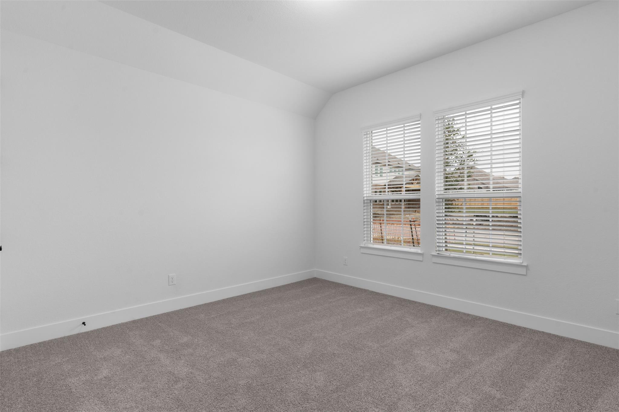 1609 Willow Bean Dr Property Photo 4