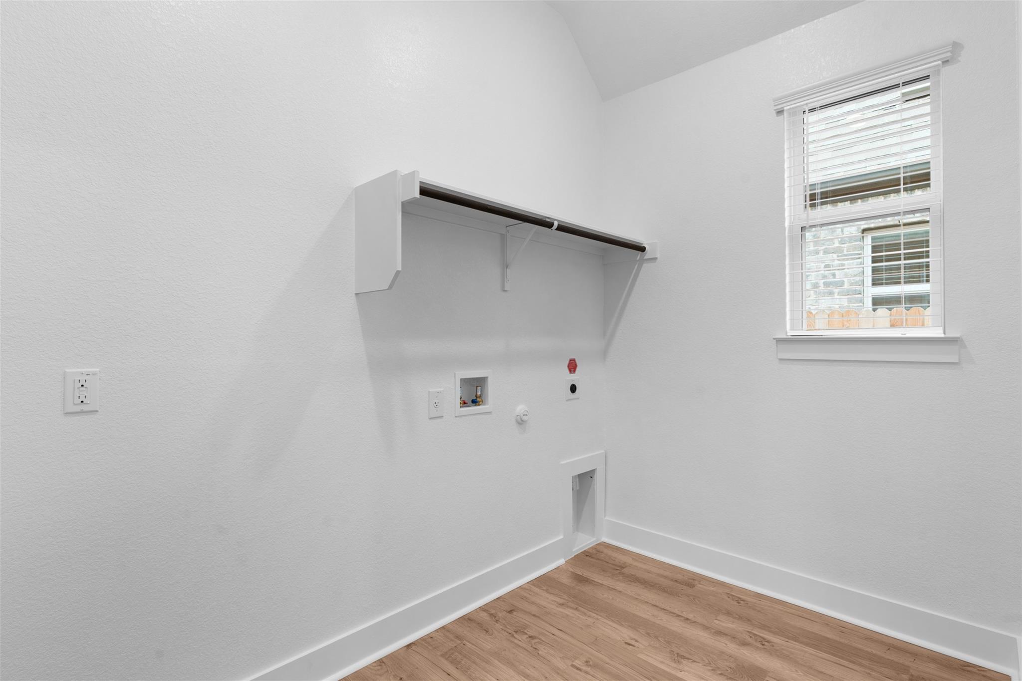 1609 Willow Bean Dr Property Photo 10