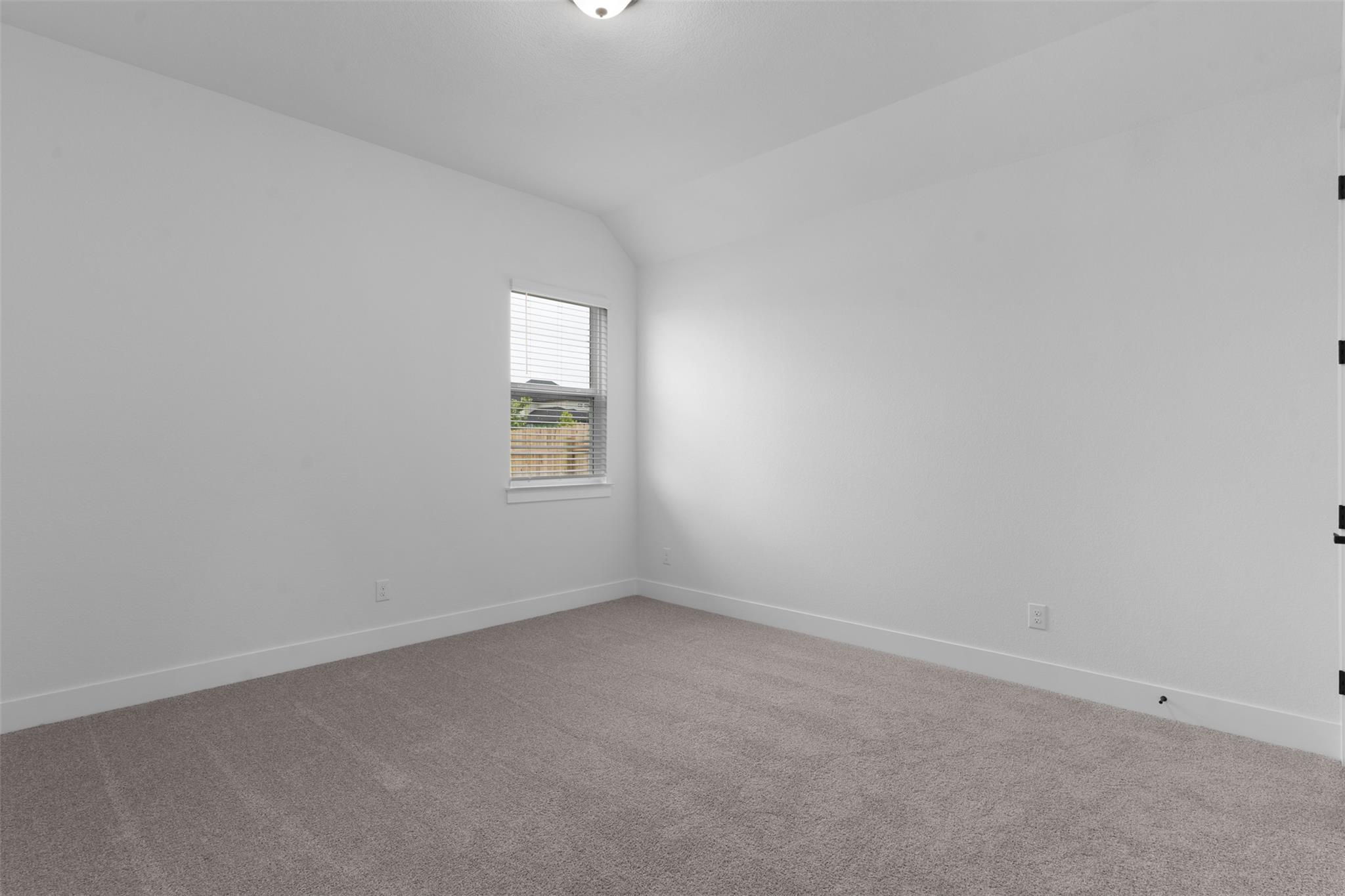 1609 Willow Bean Dr Property Photo 16