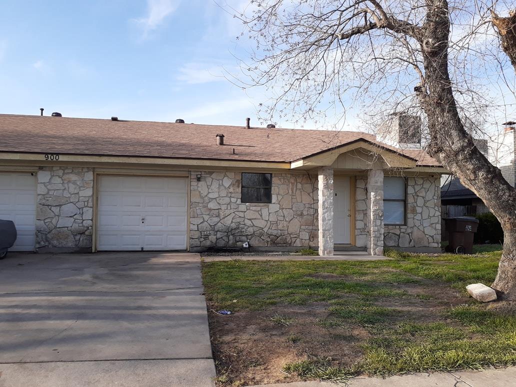 900 Country Aire Dr B Property Photo
