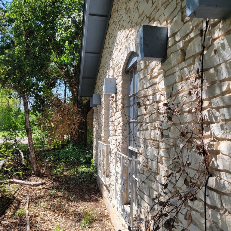 11608 Hornsby St Property Photo 4