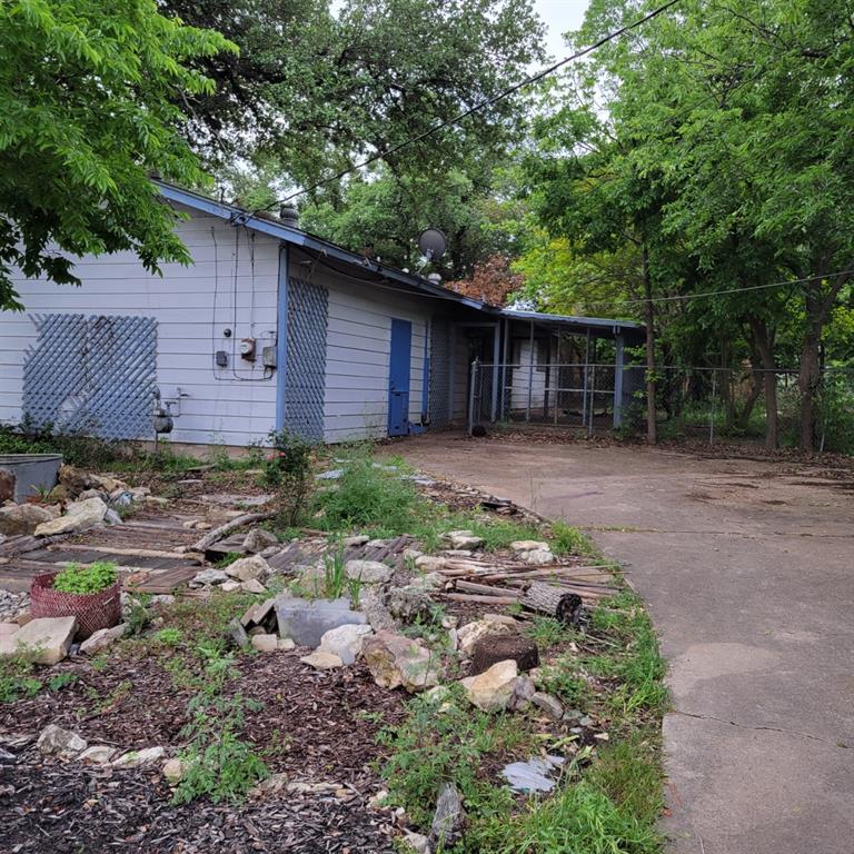 11608 Hornsby St Property Photo 6