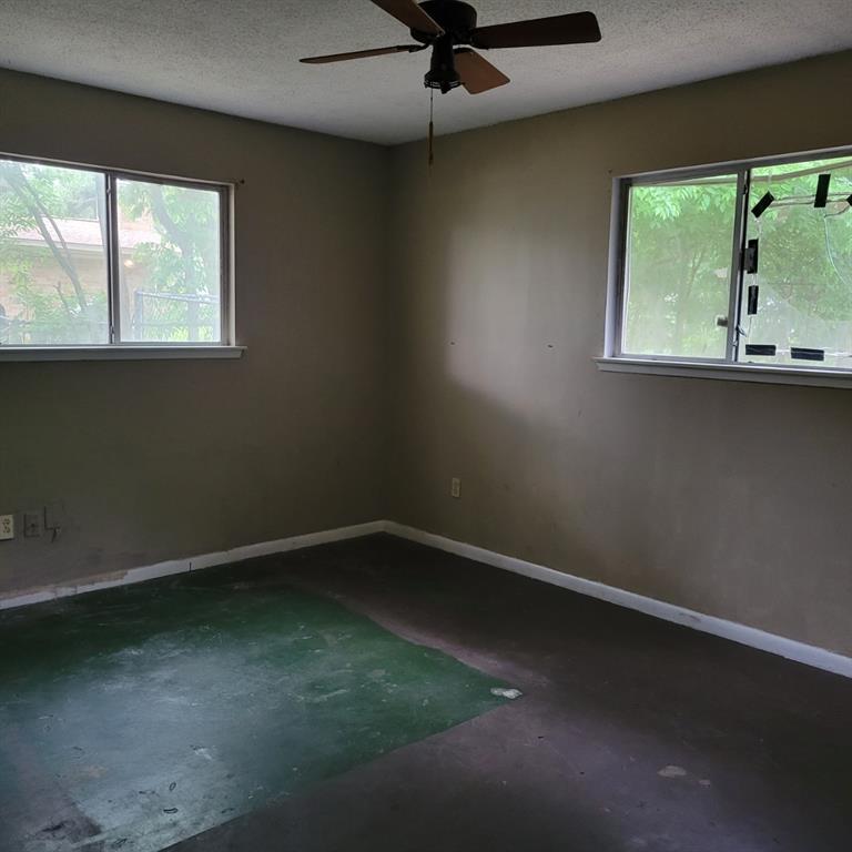 11608 Hornsby St Property Photo 21