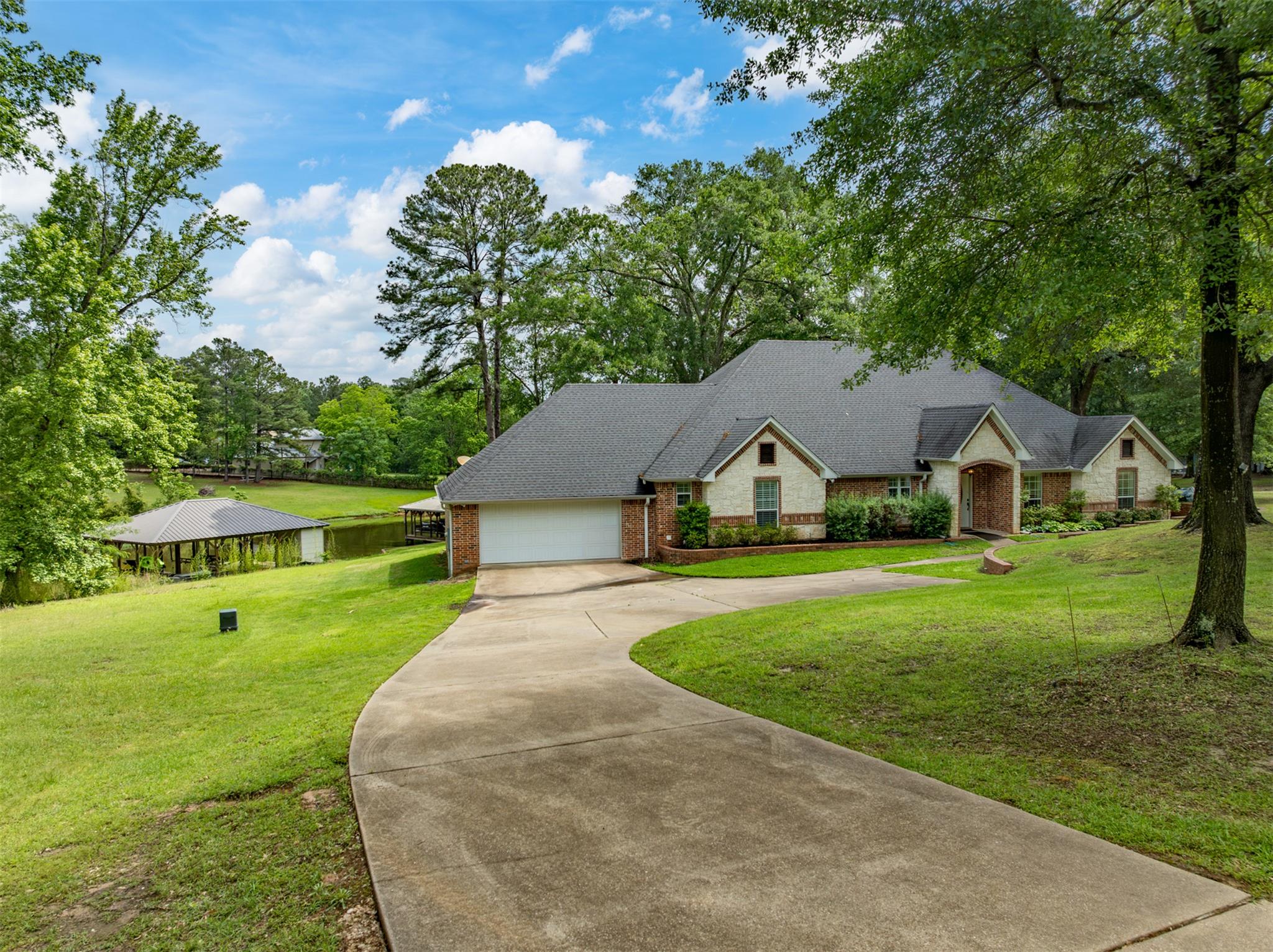 23196 J E B Cir Property Photo 1