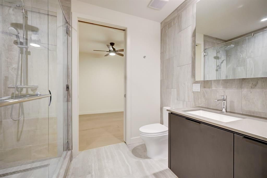 44 East Ave 2511 Property Photo 12