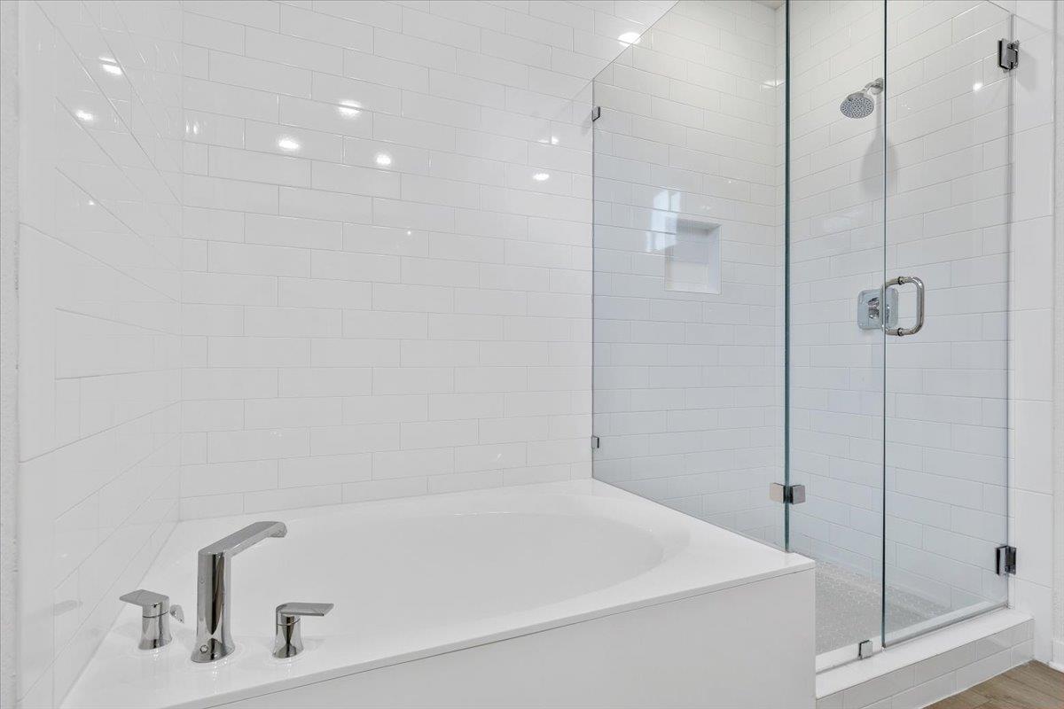 432 Deerpath St Property Photo 12