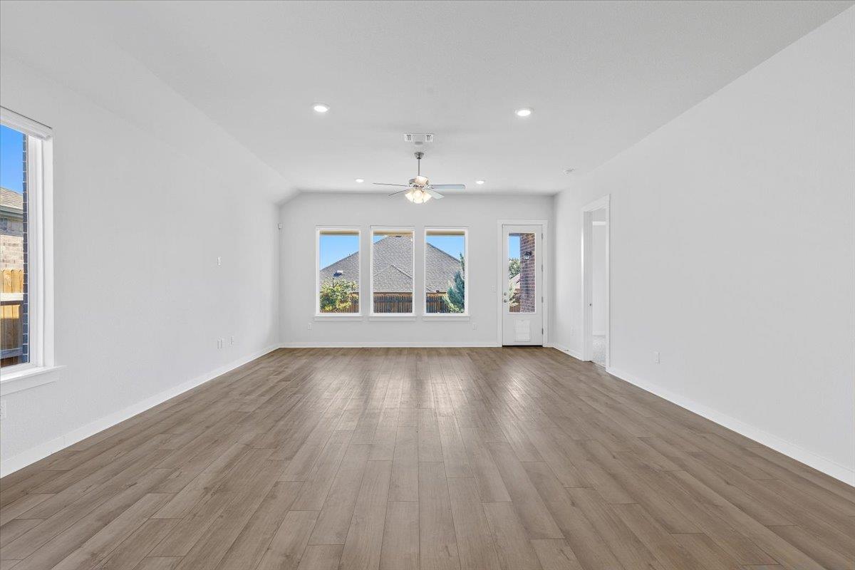 432 Deerpath St Property Photo 18