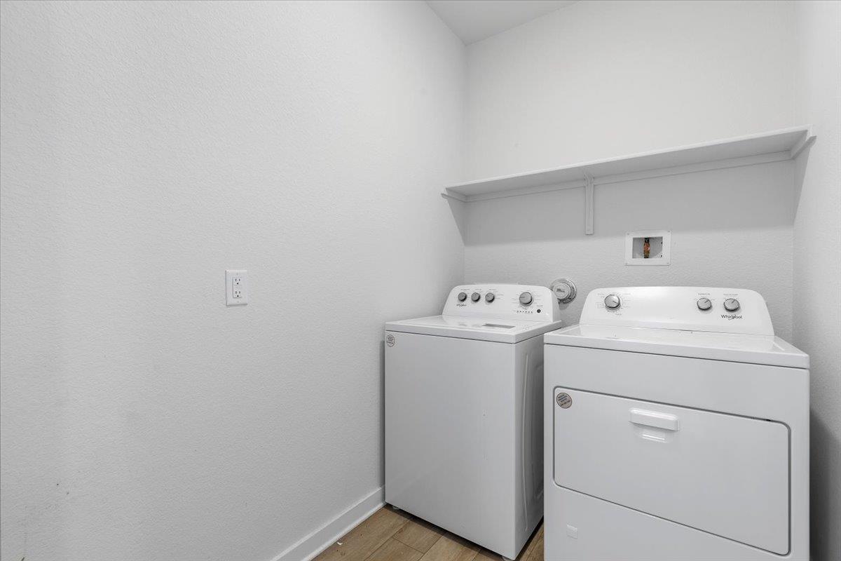 432 Deerpath St Property Photo 24