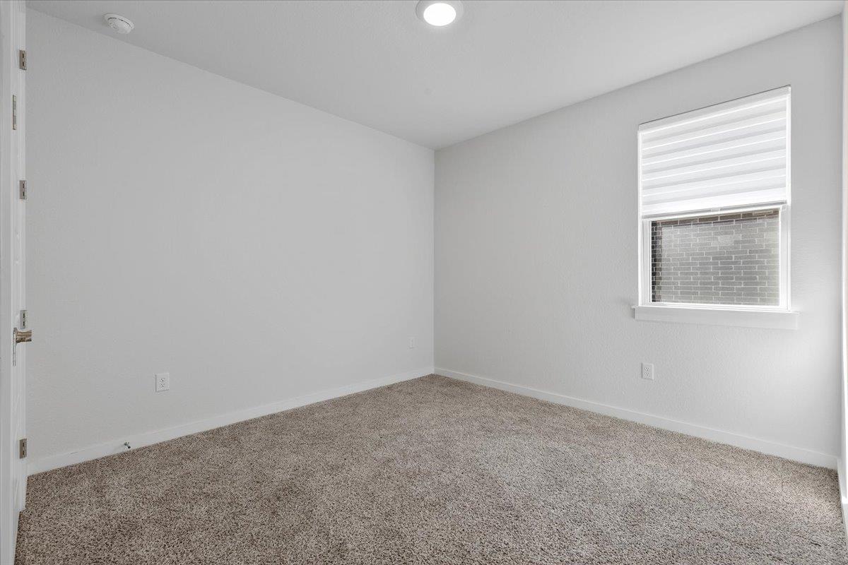 432 Deerpath St Property Photo 25