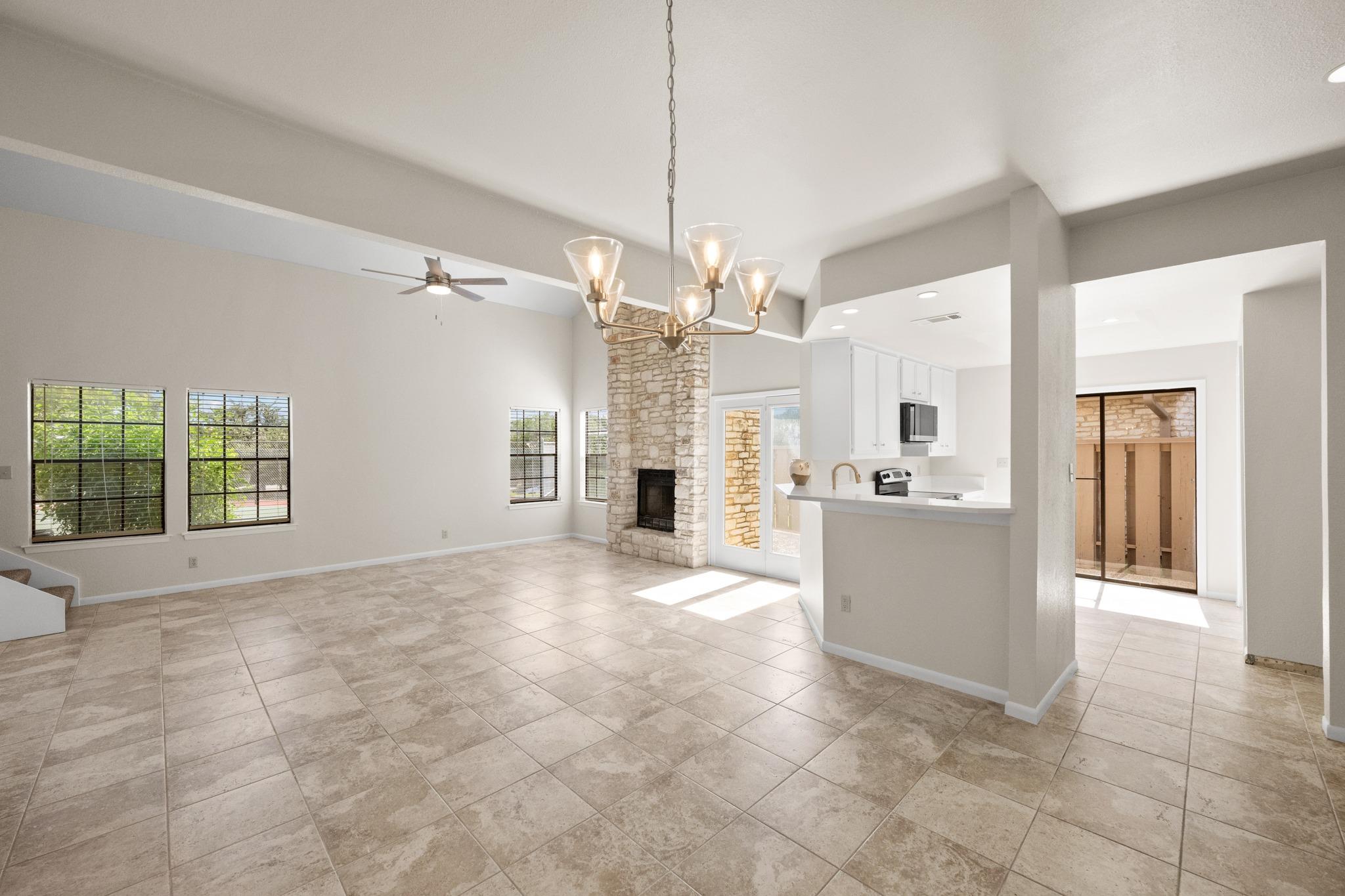 2201 Lakeway Blvd #39 Property Photo 9