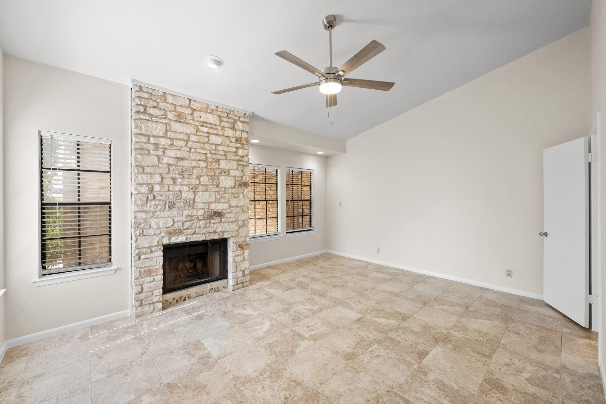 2201 Lakeway Blvd #39 Property Photo 16