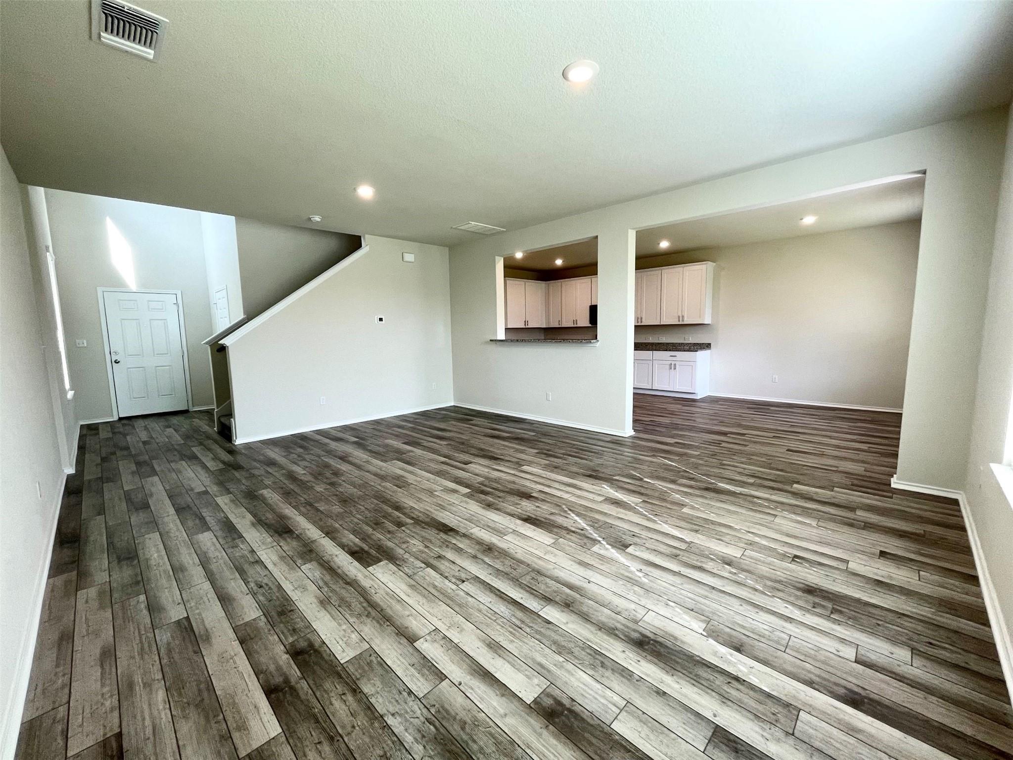 51 Pacific Loon St Property Photo 2