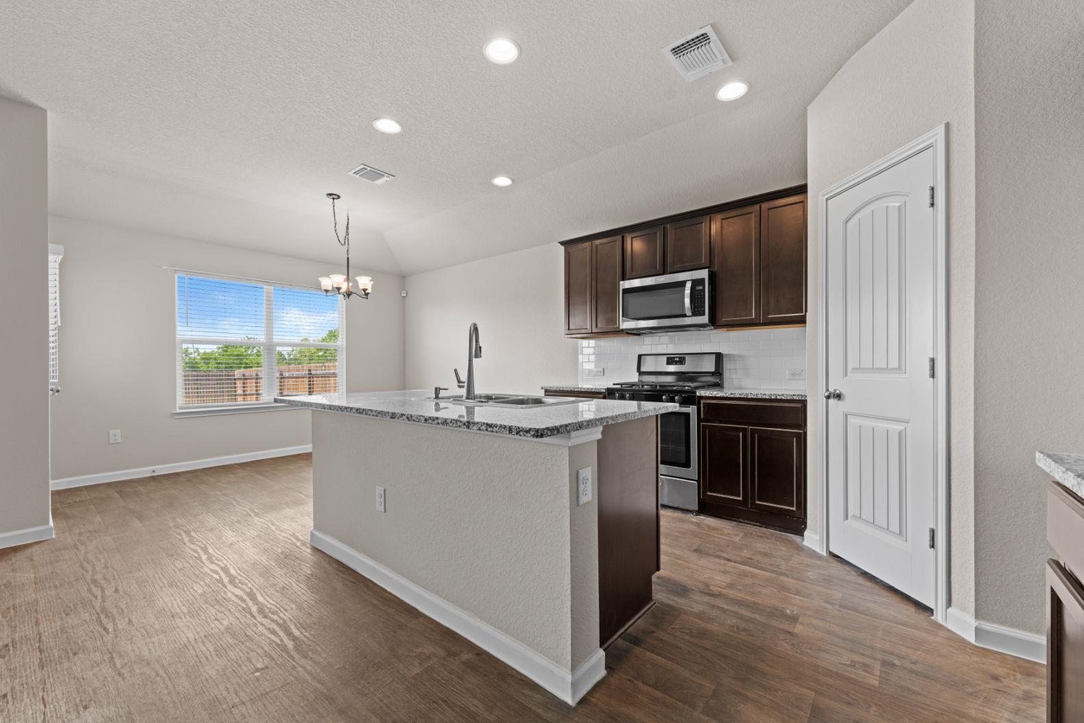 109 Rochester Ln Property Photo 8