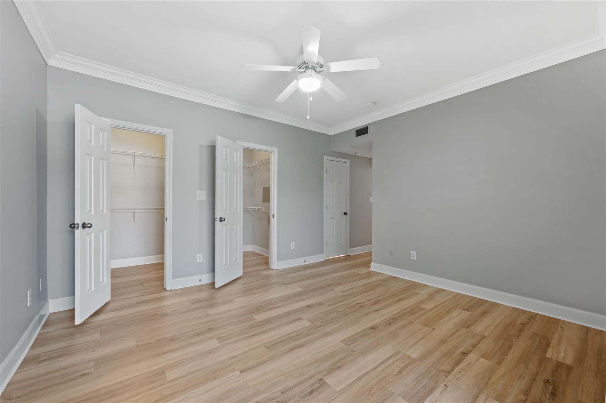 7701 Rialto Blvd #1433 Property Photo 29