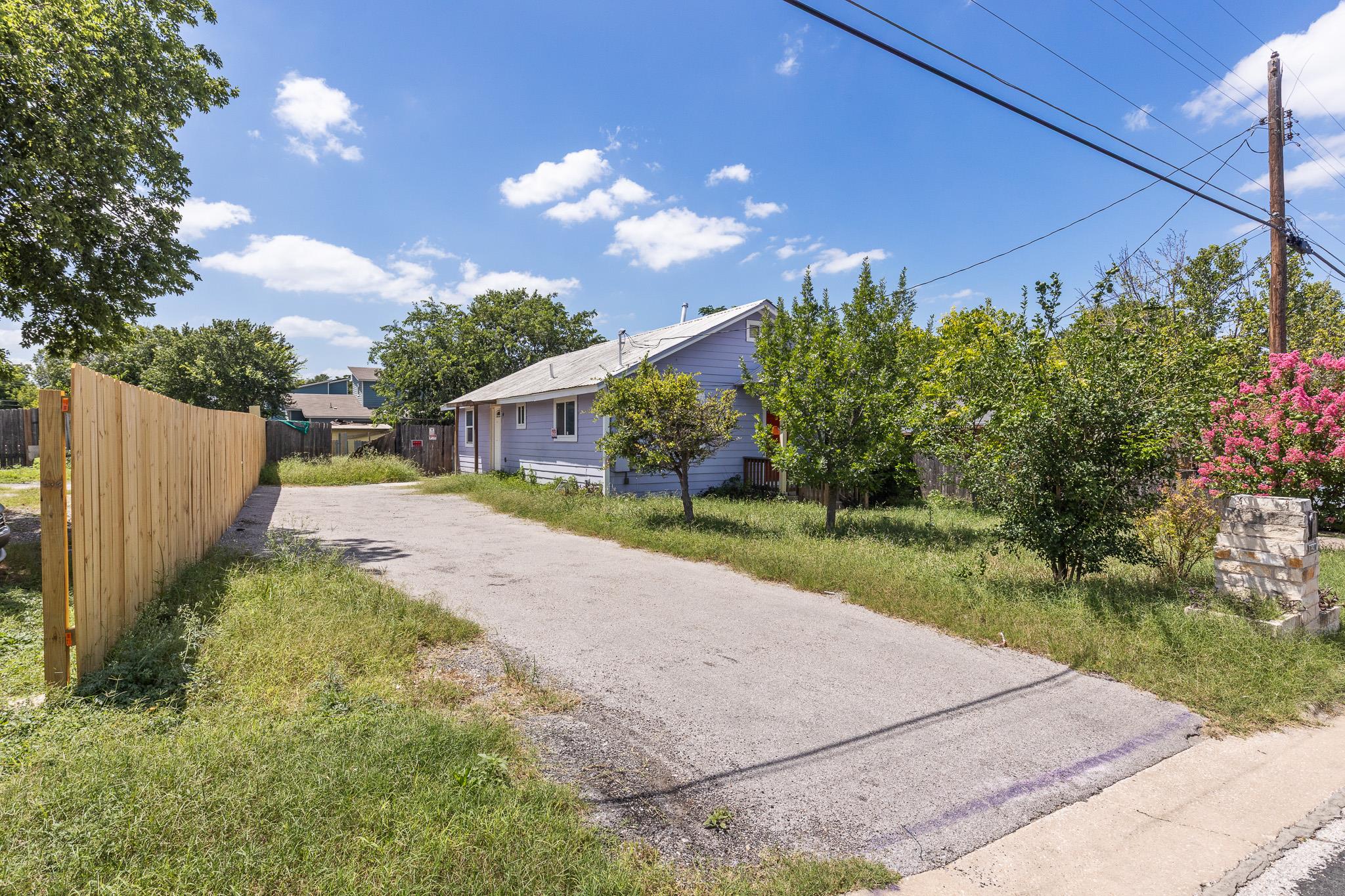 7402 Providence Ave Property Photo 2