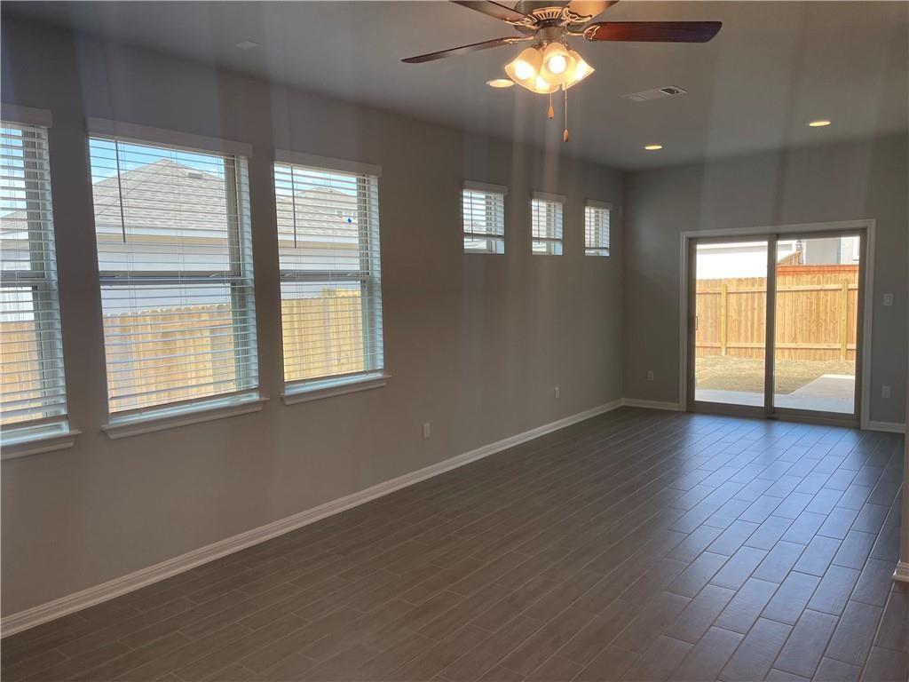 1029 Kerrwood Way Property Photo 5