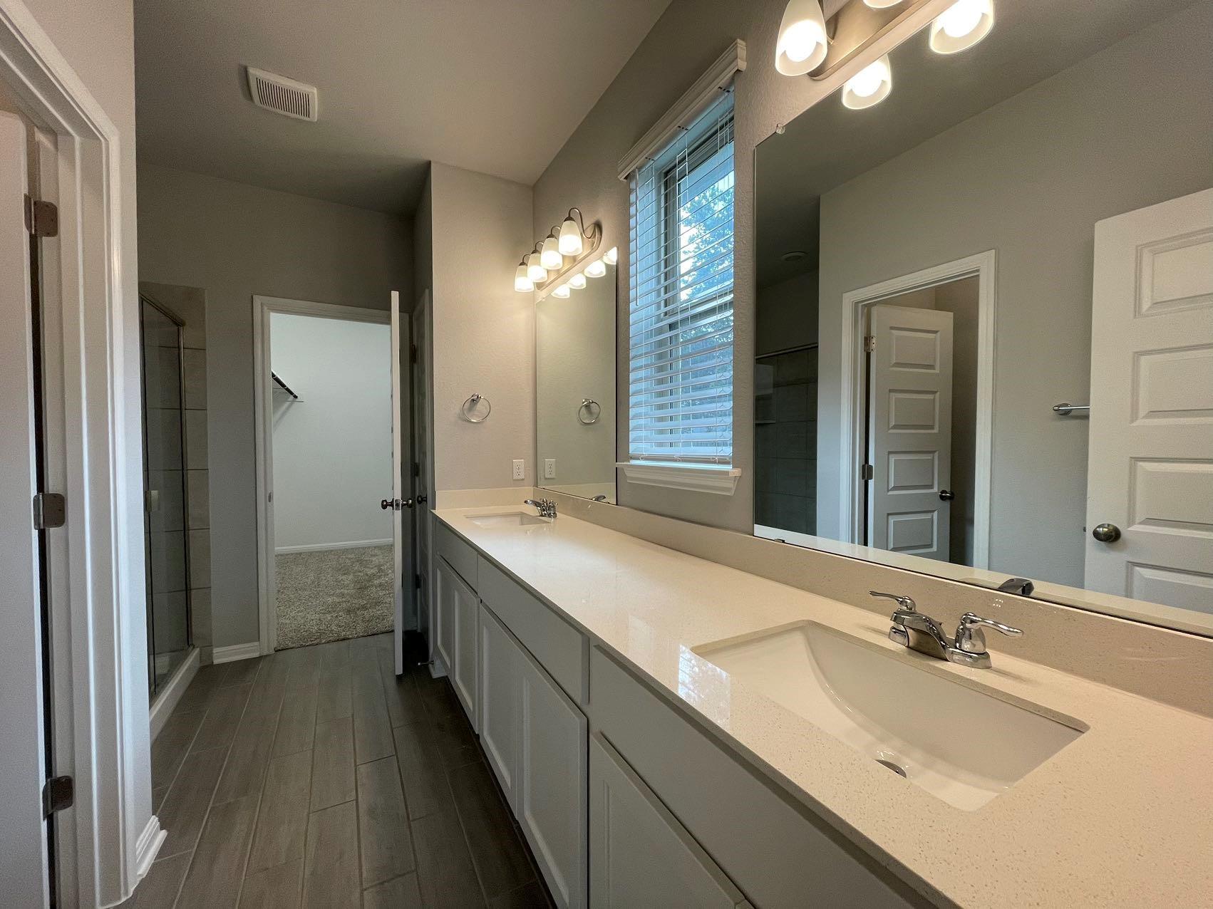 1029 Kerrwood Way Property Photo 13