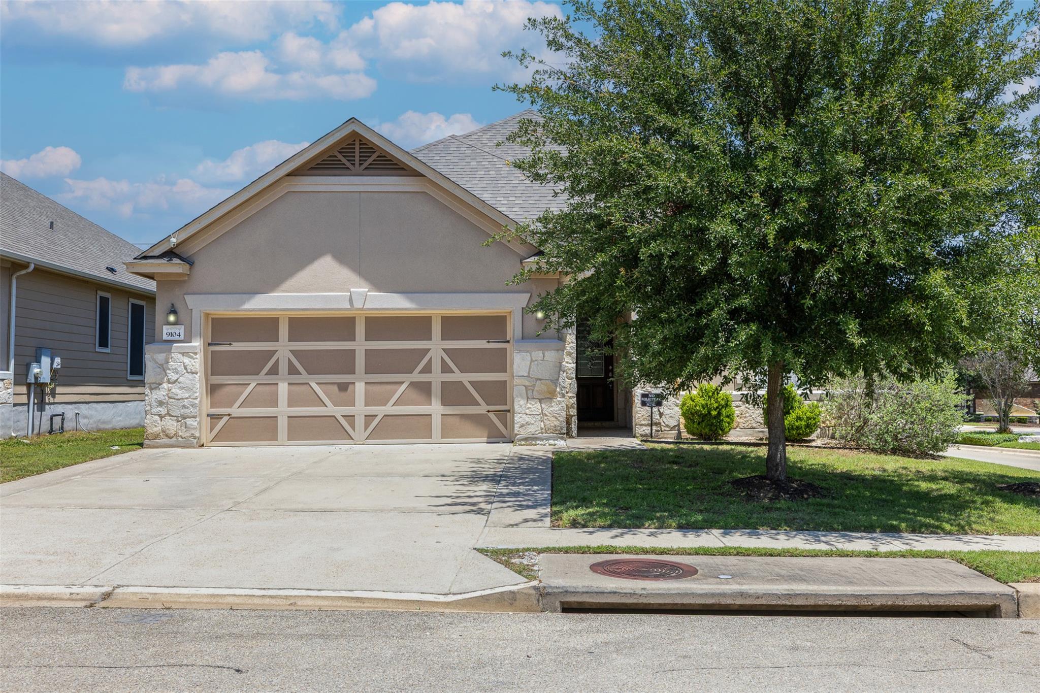 9104 Lonesome Oak Dr Property Photo 1