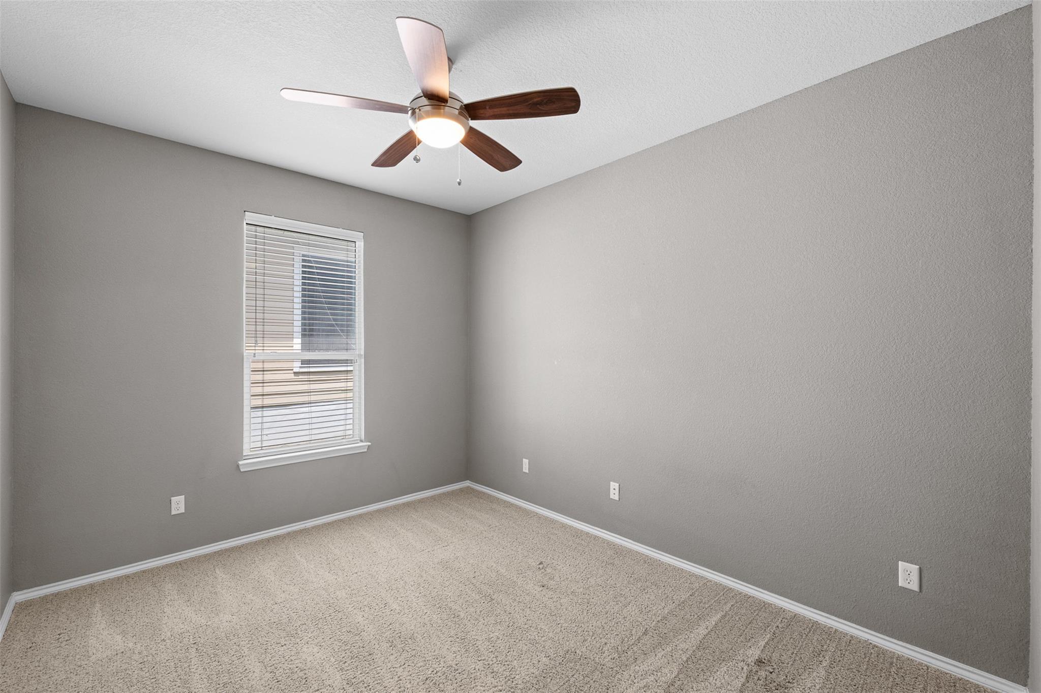 9104 Lonesome Oak Dr Property Photo 5
