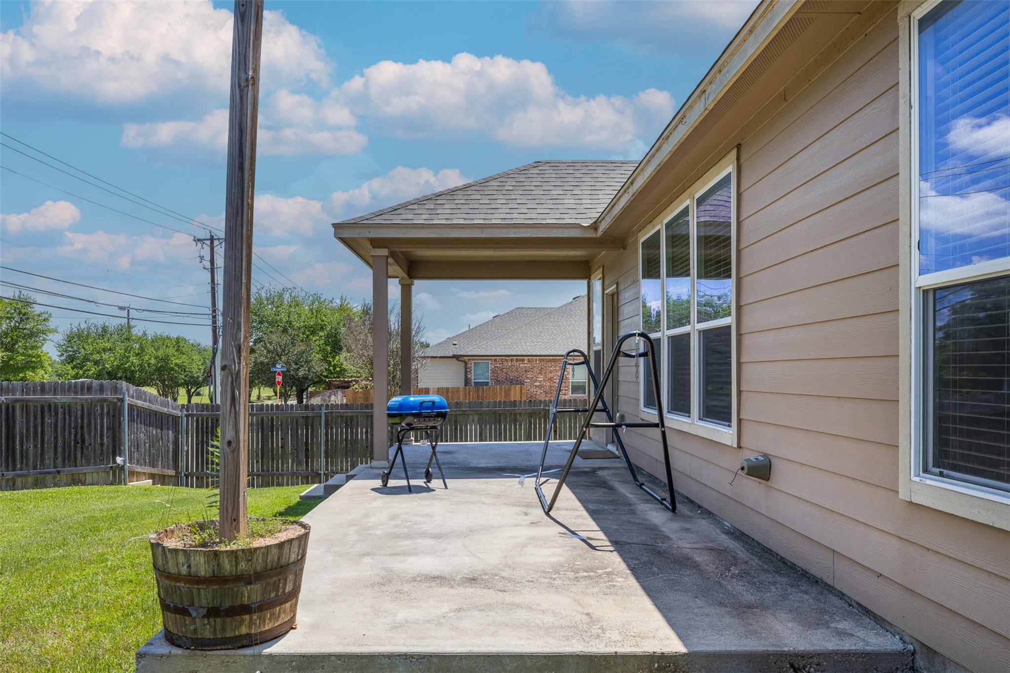 9104 Lonesome Oak Dr Property Photo 24