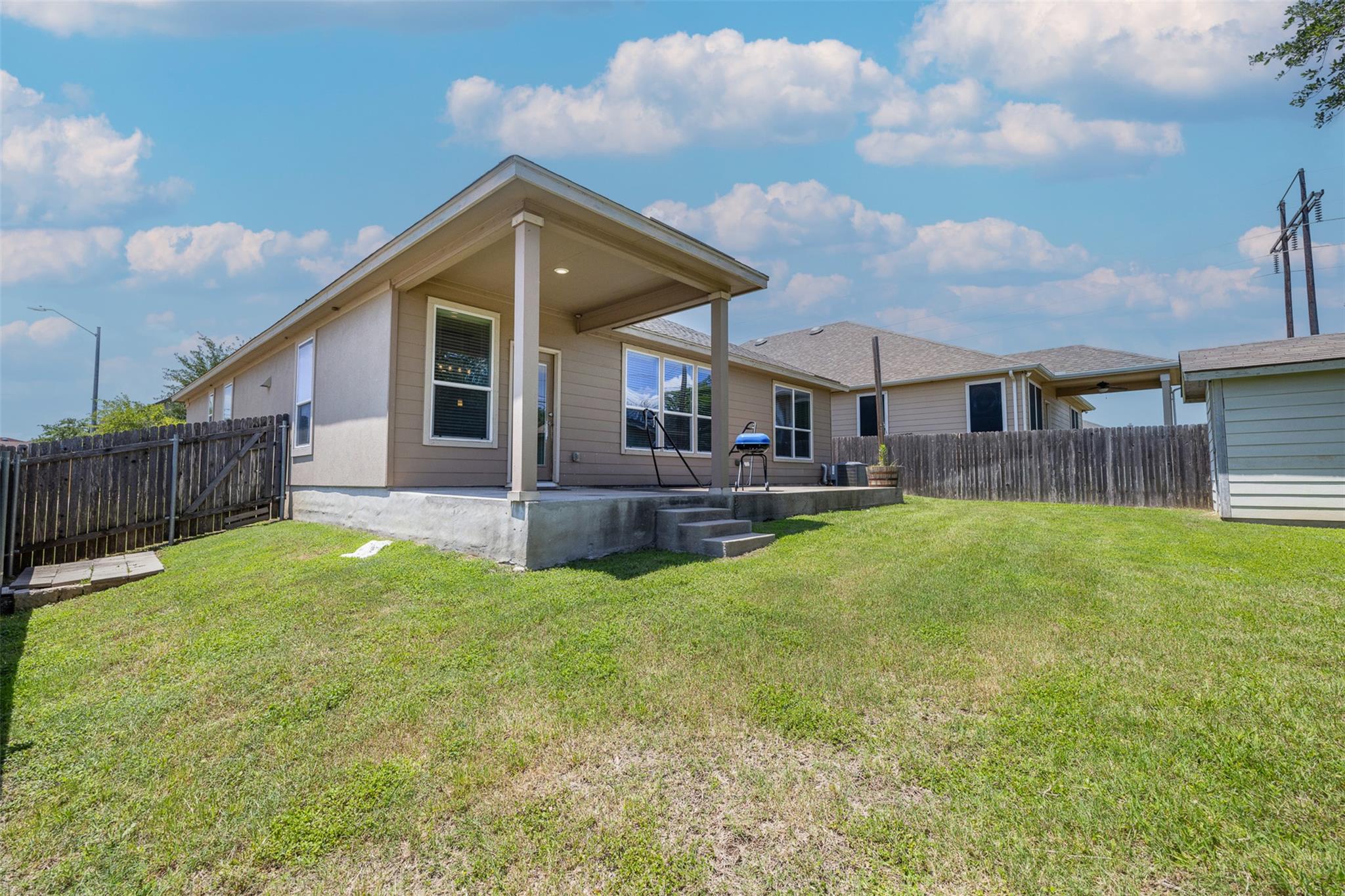 9104 Lonesome Oak Dr Property Photo 25