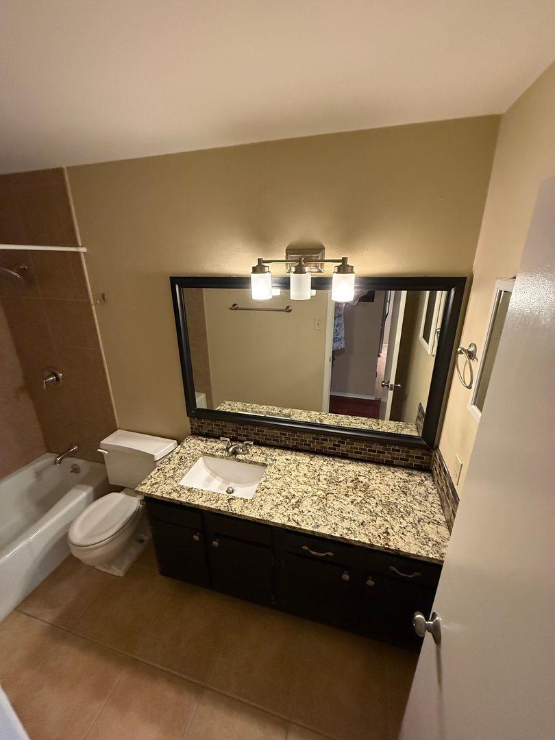 202 E 45th St #304 Property Photo 10
