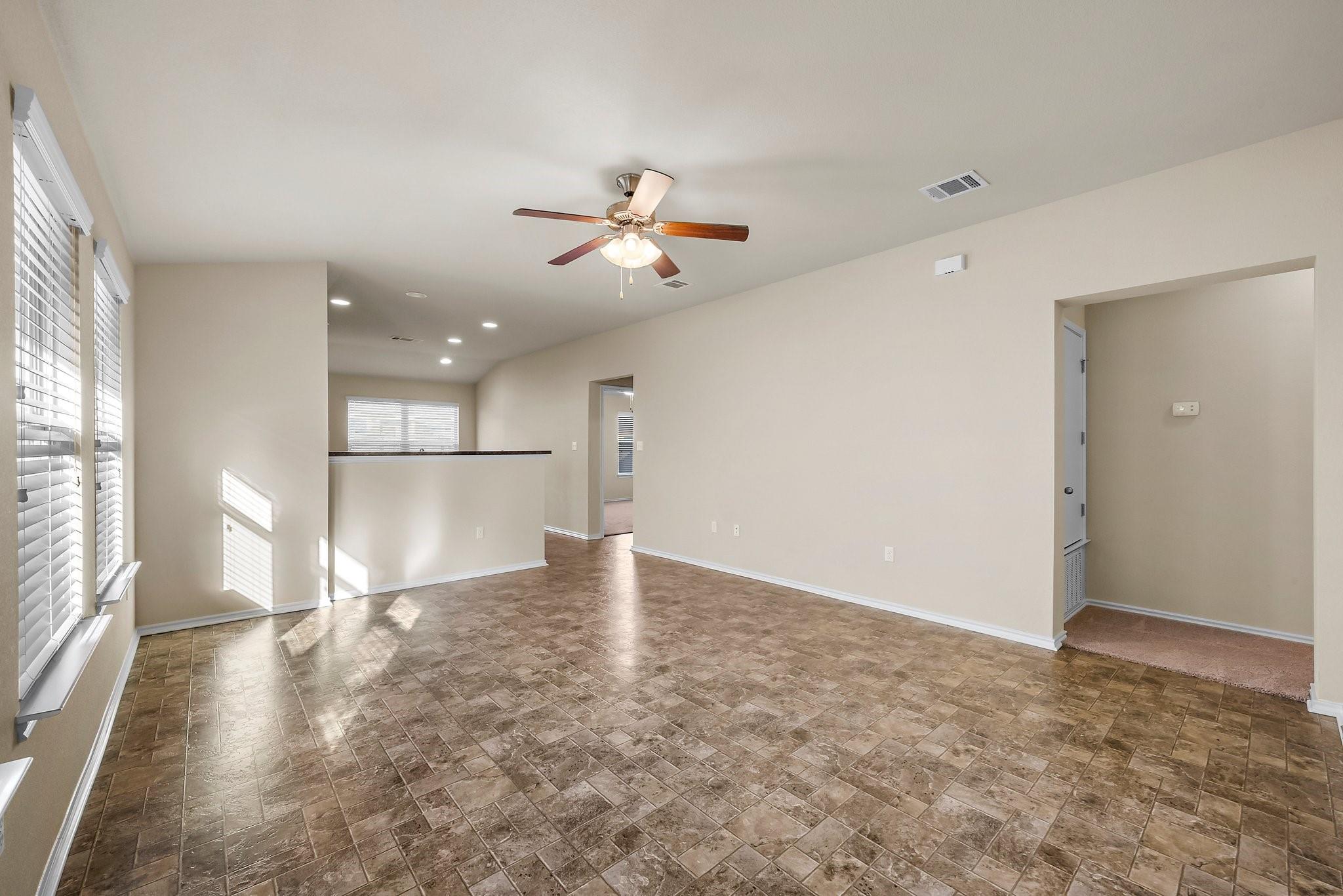 15210 Walcott Dr Property Photo 4