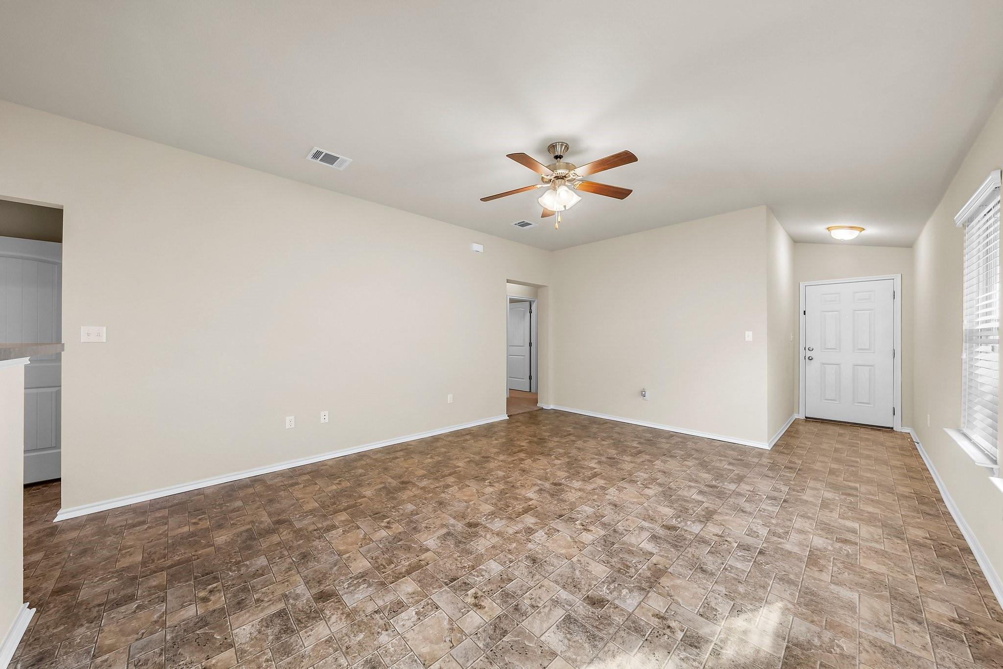 15210 Walcott Dr Property Photo 6